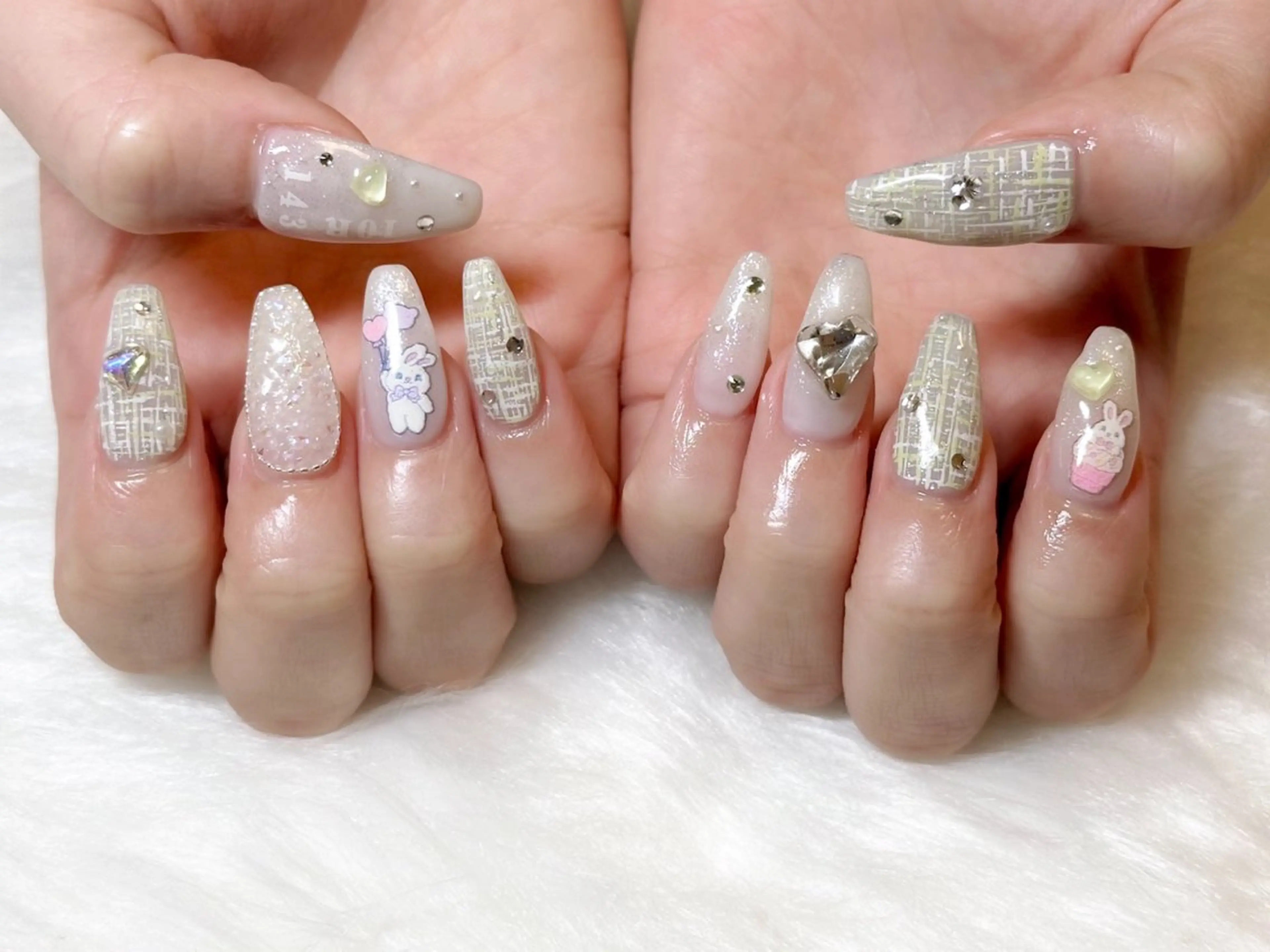 ネイル グリーン ラメ(グリッター) パステルネイル ツイードネイル ホワイト ハンドネイル ひなの🌻hina nail自宅サロンのネイルデザイン