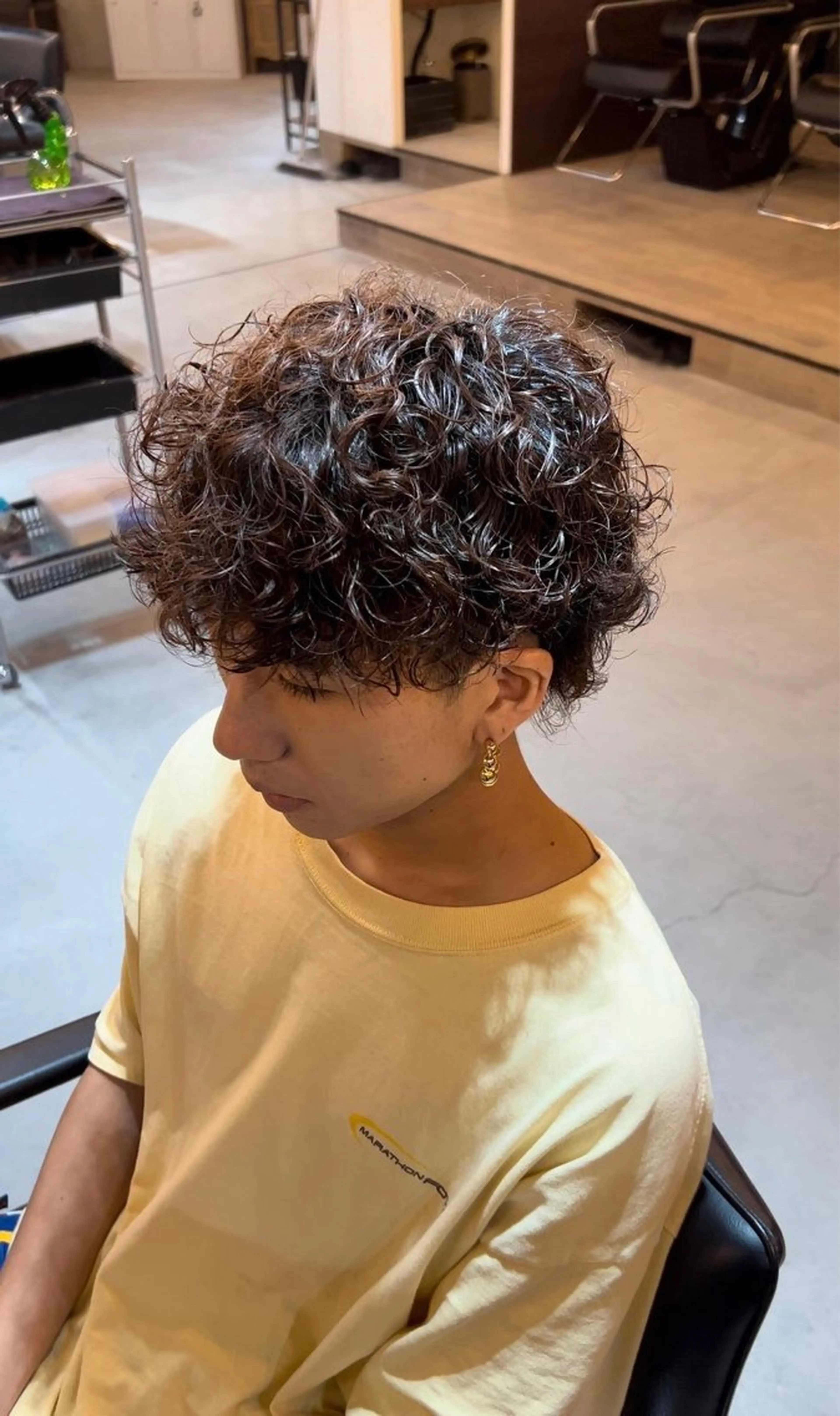パーマ メンズ メンズパーマ メンズツイストパーマ 波巻きパーマ スパイラルパーマ ツイストパーマ カット ヘアカラー パーマ メンズスタイル 完全再現/仁翔のヘアスタイル