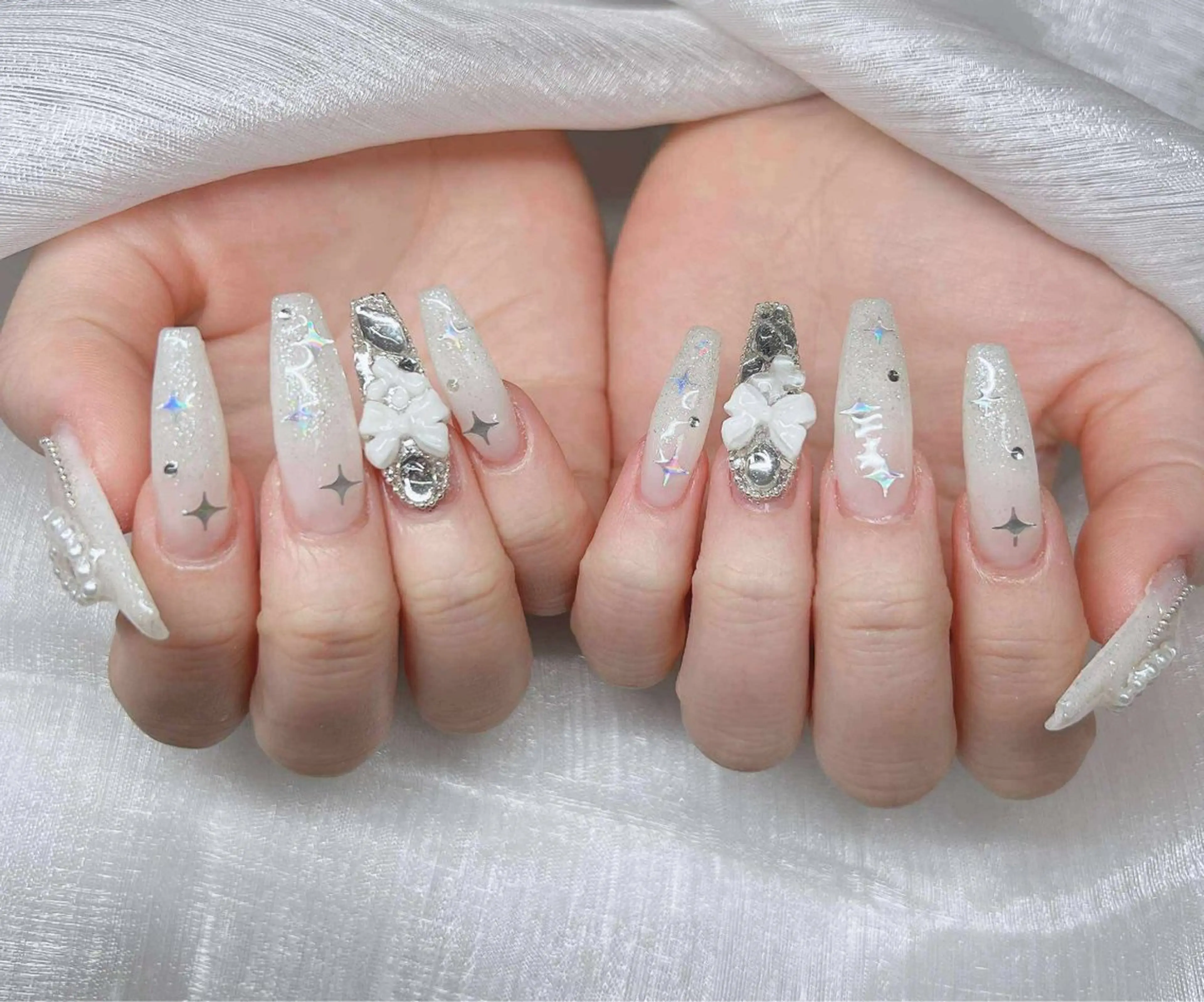ネイル 長さ出し グラデーション 卒業式 キラキラネイル マグネットネイル ハンドネイル Lee Nailsのネイルデザイン