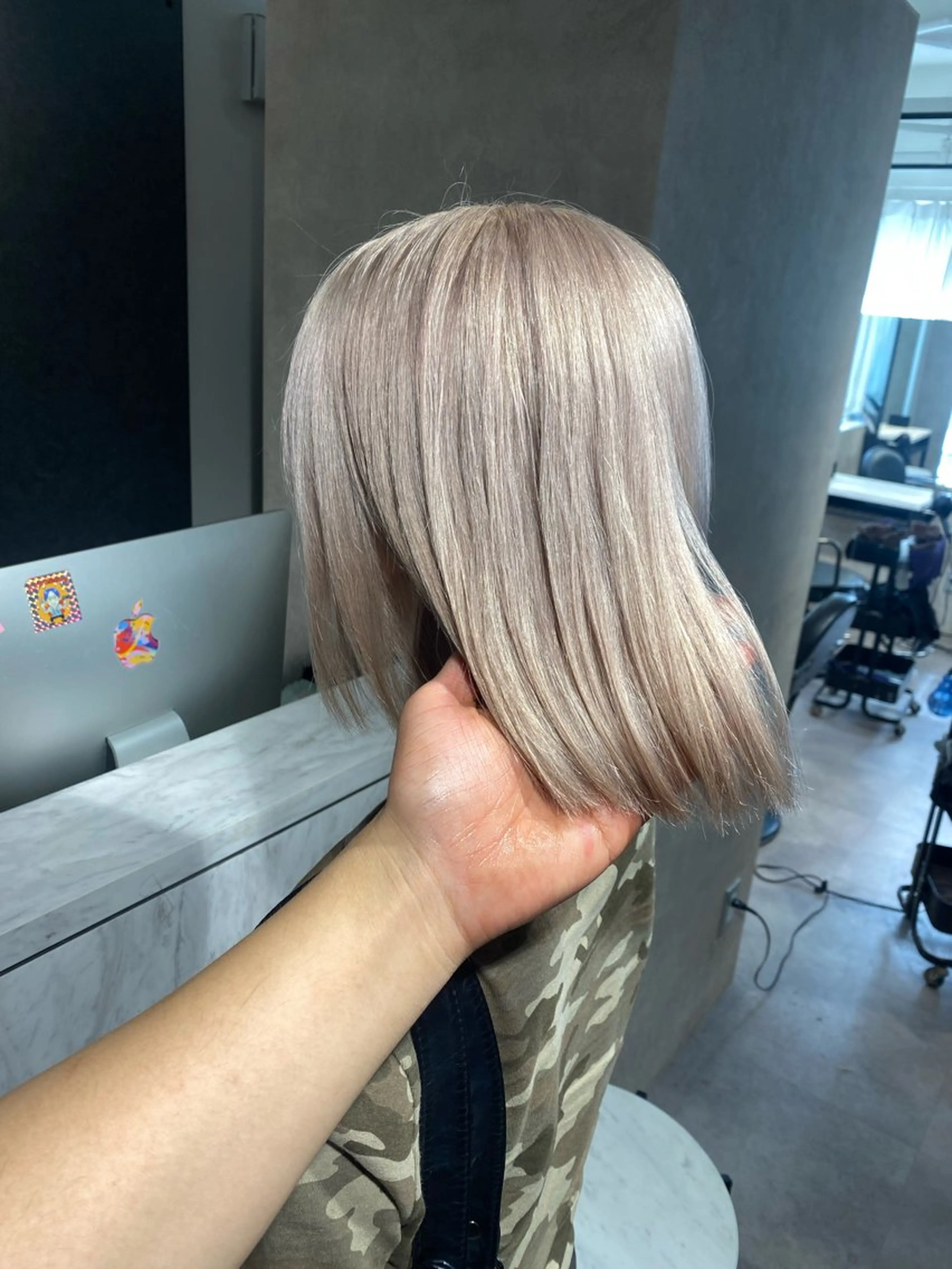 カラー ベージュカラー ホワイトベージュ ヘアカラー ヘアセット Seleneコウキ ブリーチ/ハイトーンのヘアスタイル