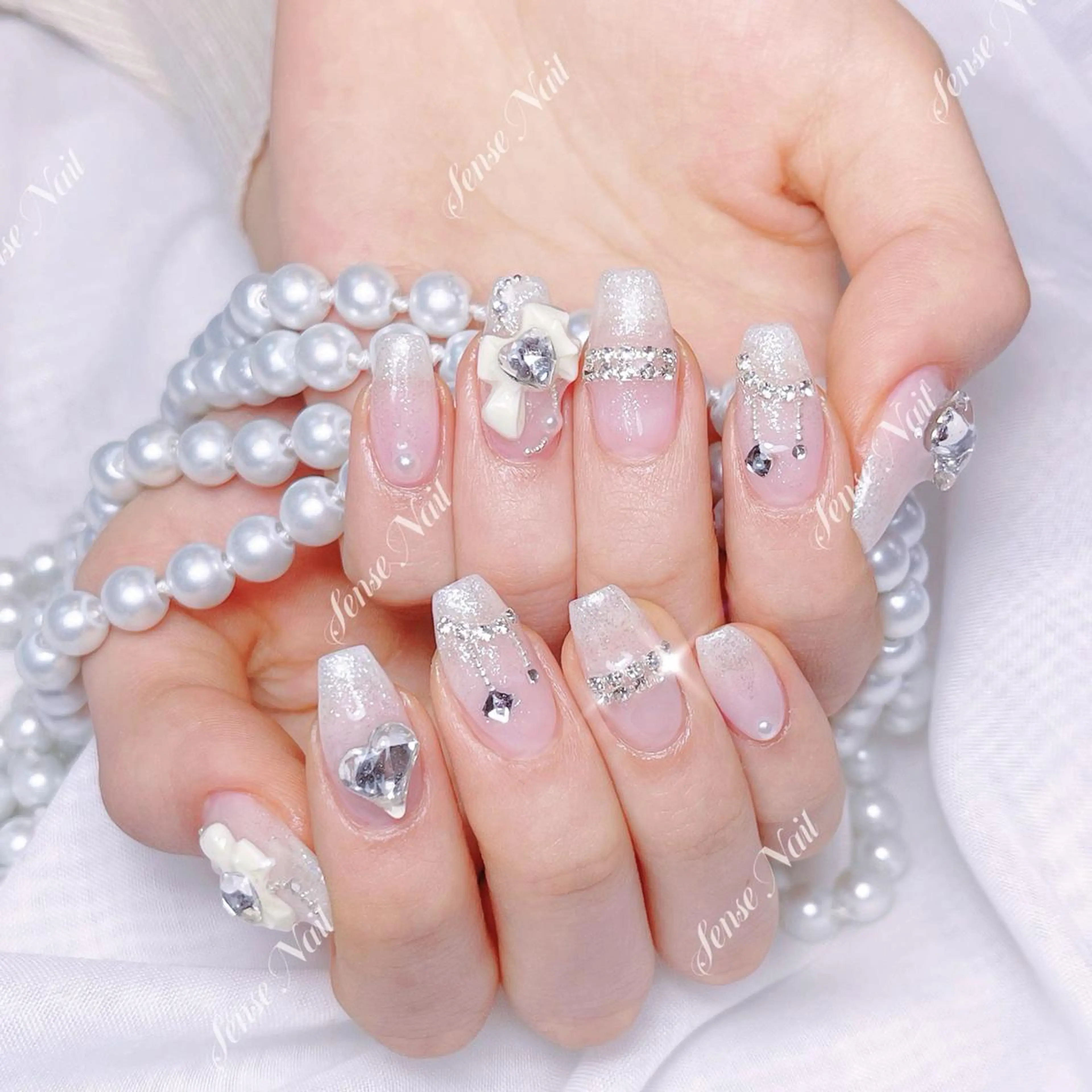 ネイル Queening 🦋のネイルデザイン