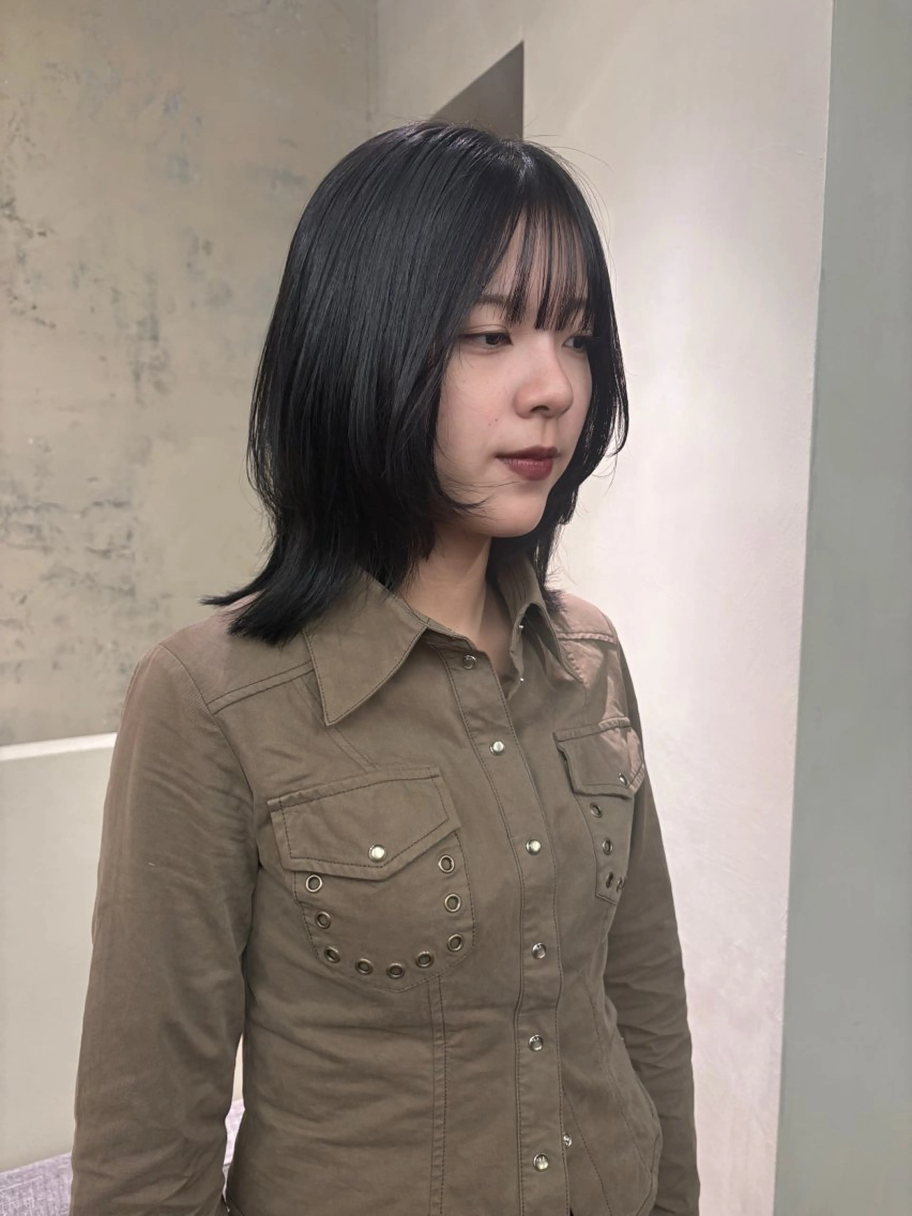 ミディアム カラー カット ヘアカラー トリートメント karin🌛ボブ 顔周りレイヤーのヘアスタイル