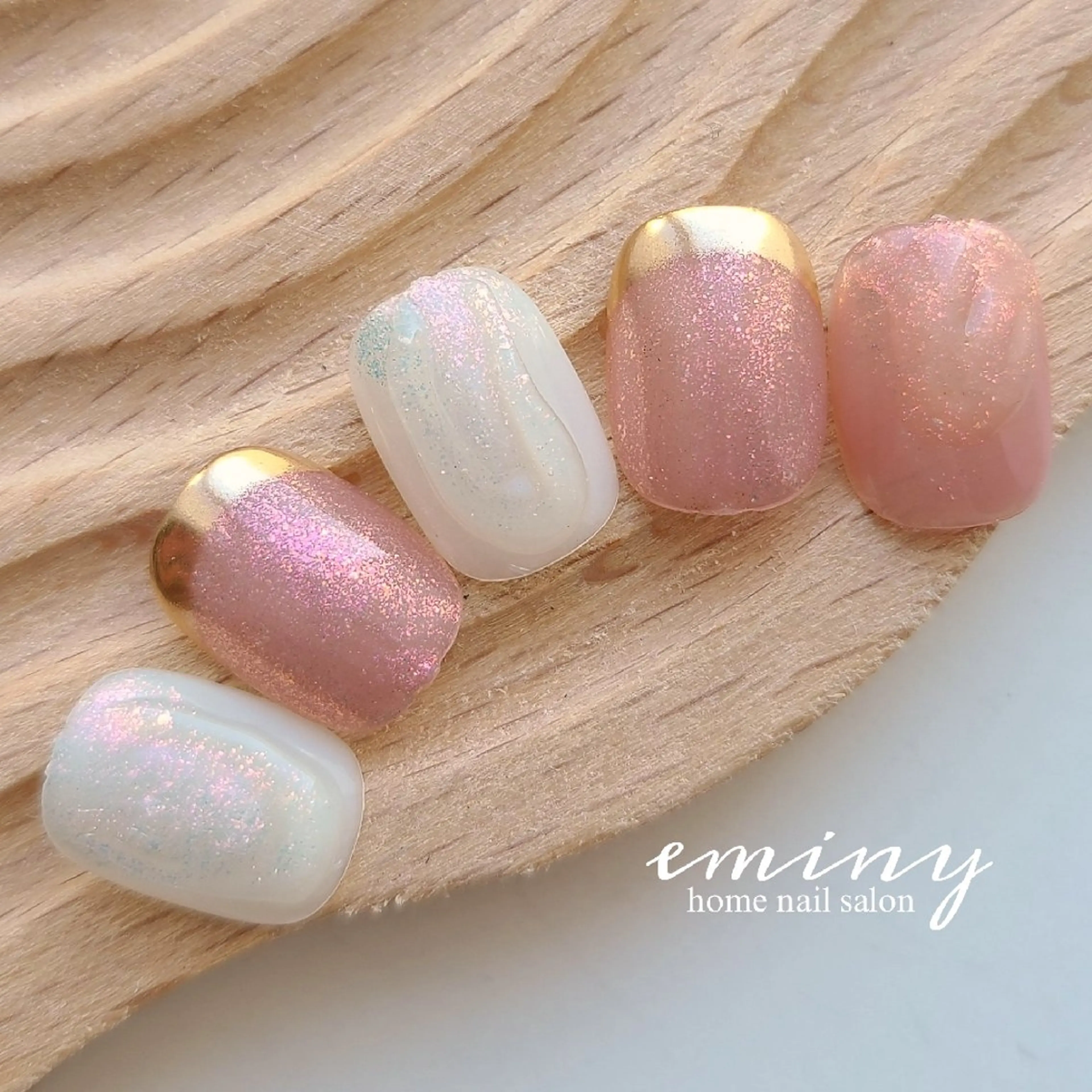 ネイル ジェルネイル キラキラネイル 韓国ネイル ミラーネイル オフィスネイル ハンドネイル nail salon  eminyのネイルデザイン