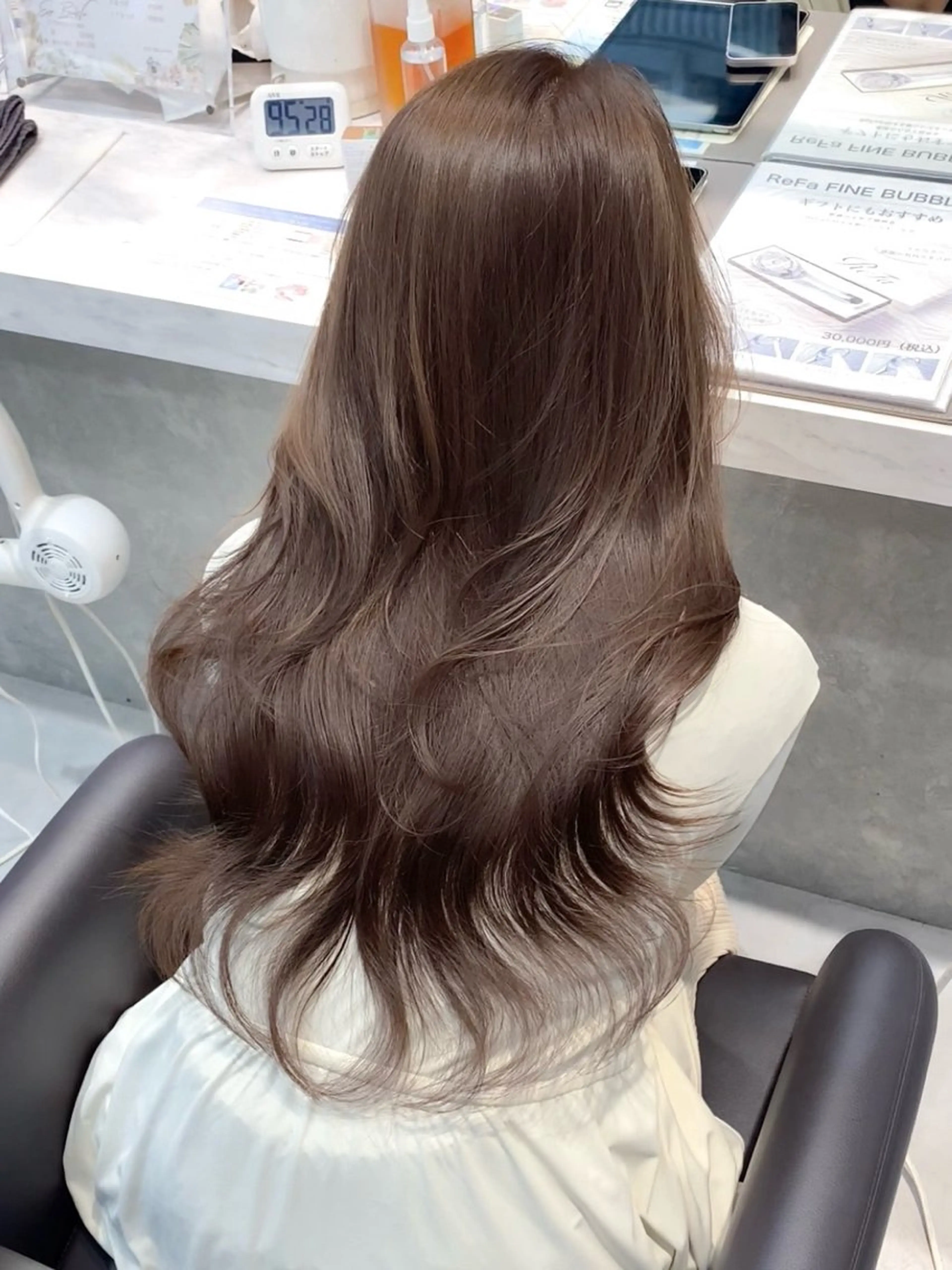 ロング ヘアカラー ヒメザキ ユリのヘアスタイル