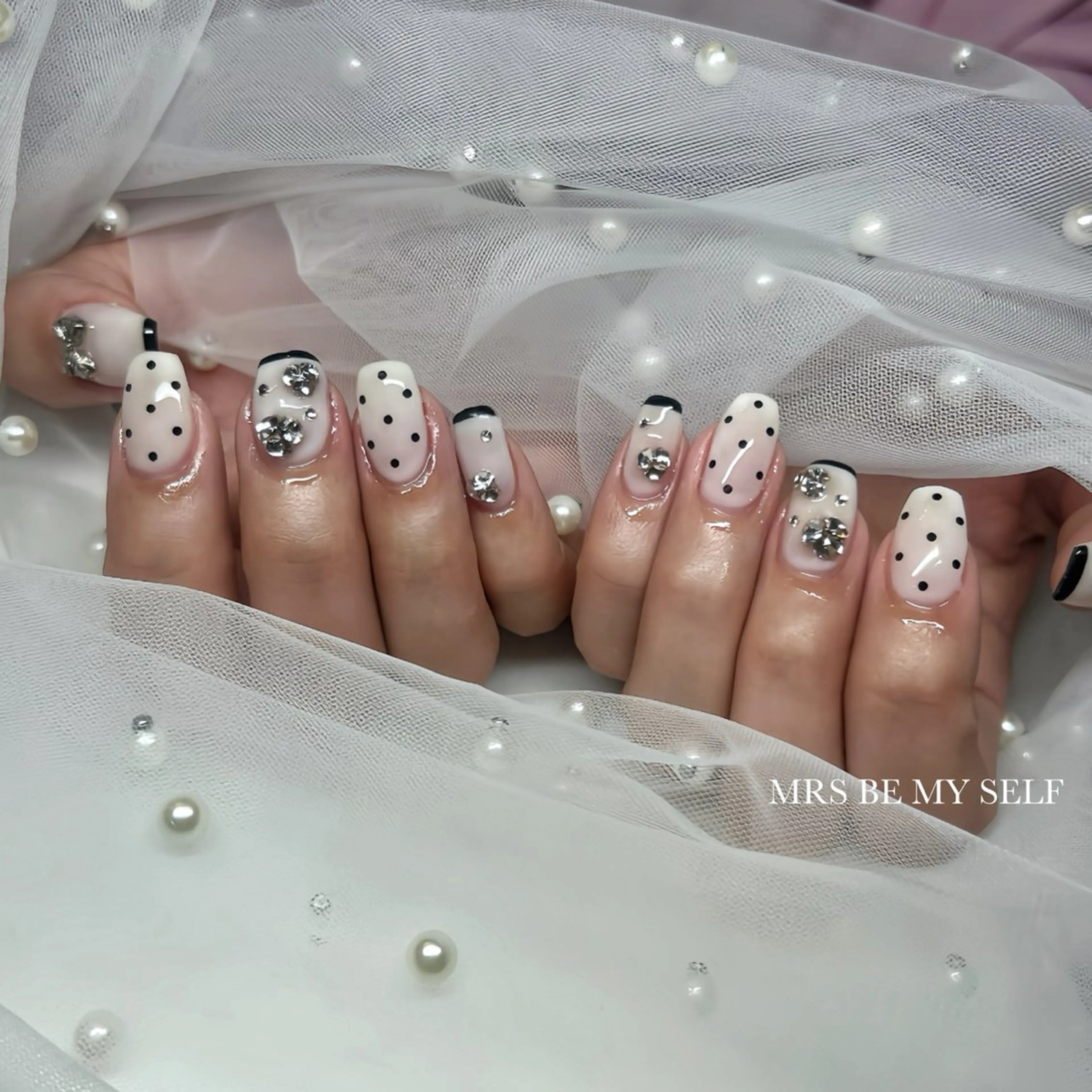 ネイル ドット ハンドネイル MRS/ miyu🎀のネイルデザイン