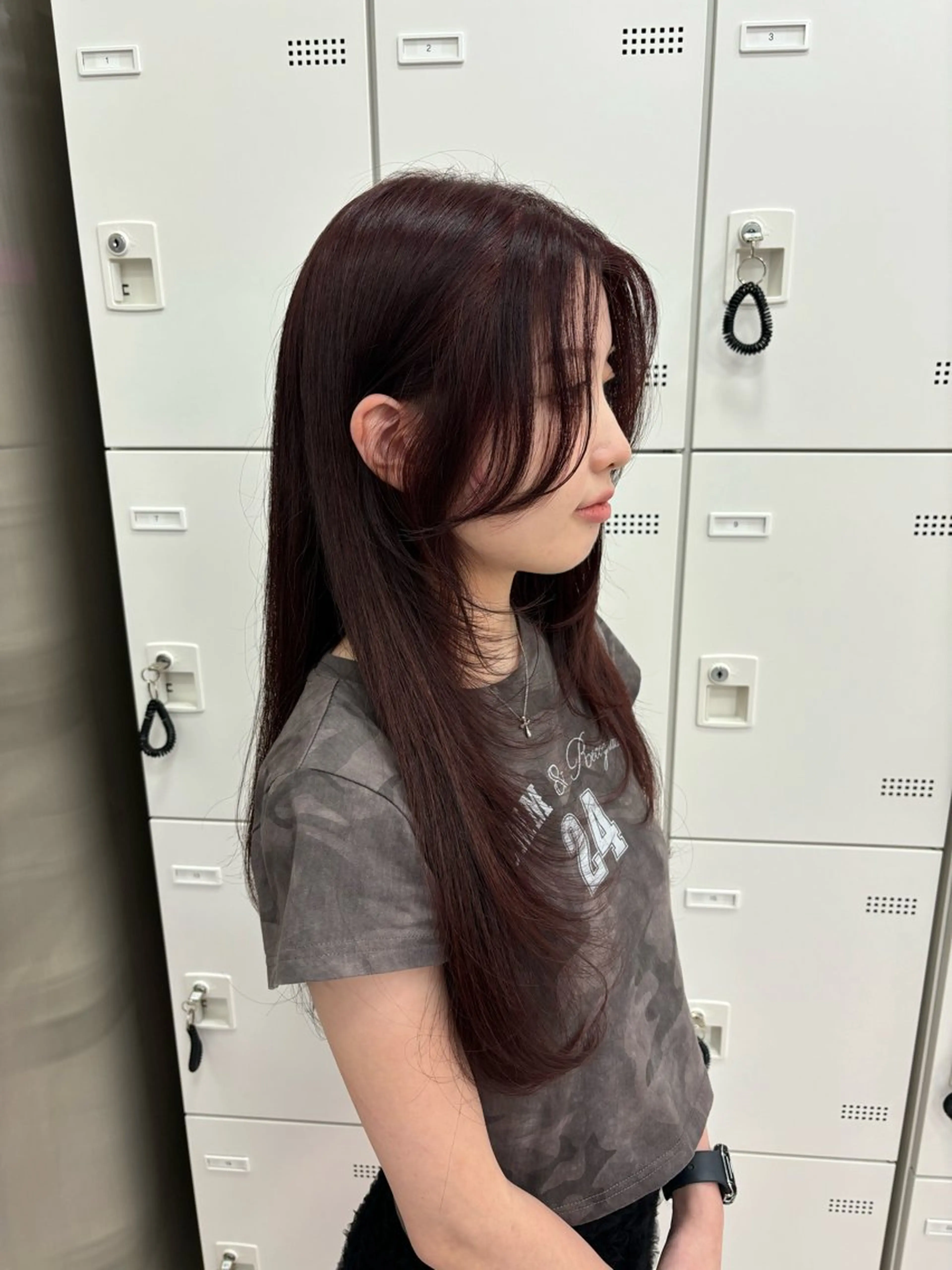セミロング カラー カット ヘアカラー トリートメント ヘッドスパ ヘアセット 韓国レイヤー ハッシュカットのヘアスタイル