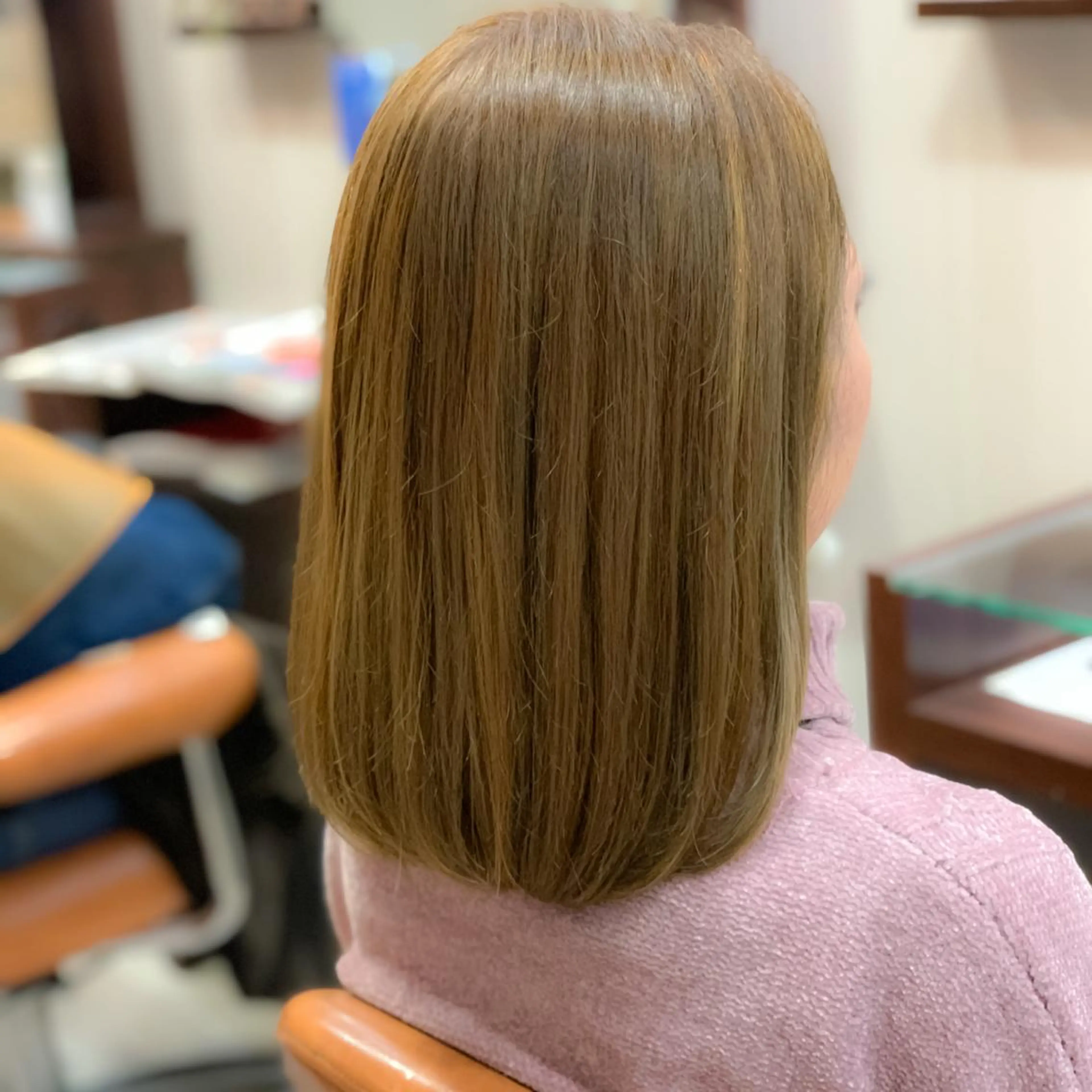 セミロング カラー 中川 湖稀のヘアスタイル