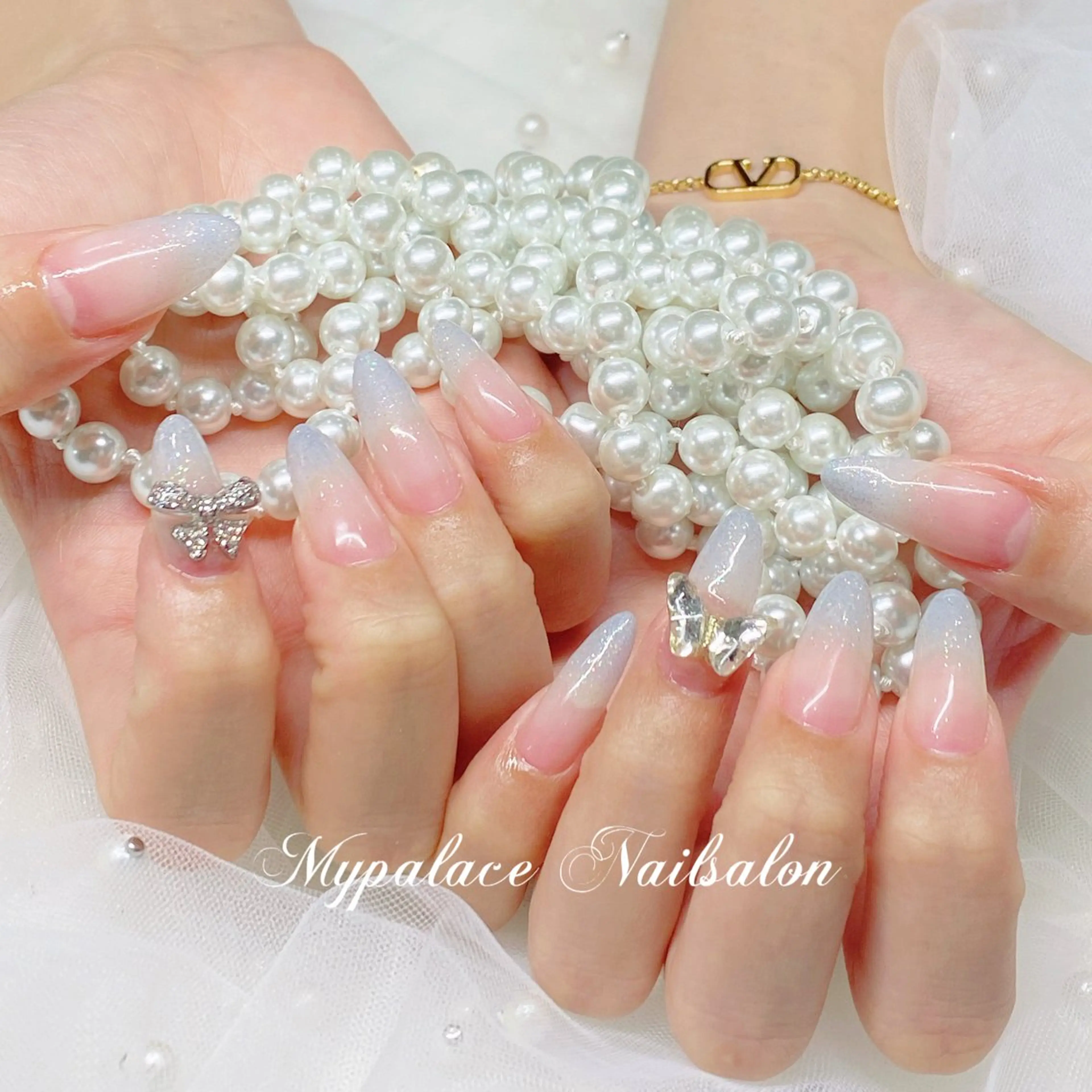 ネイル グラデーション ラメ(グリッター) ラメグラデーション 水色 スカルプネイル ハンドネイル Yuis Nailスカルプ専門のネイルデザイン