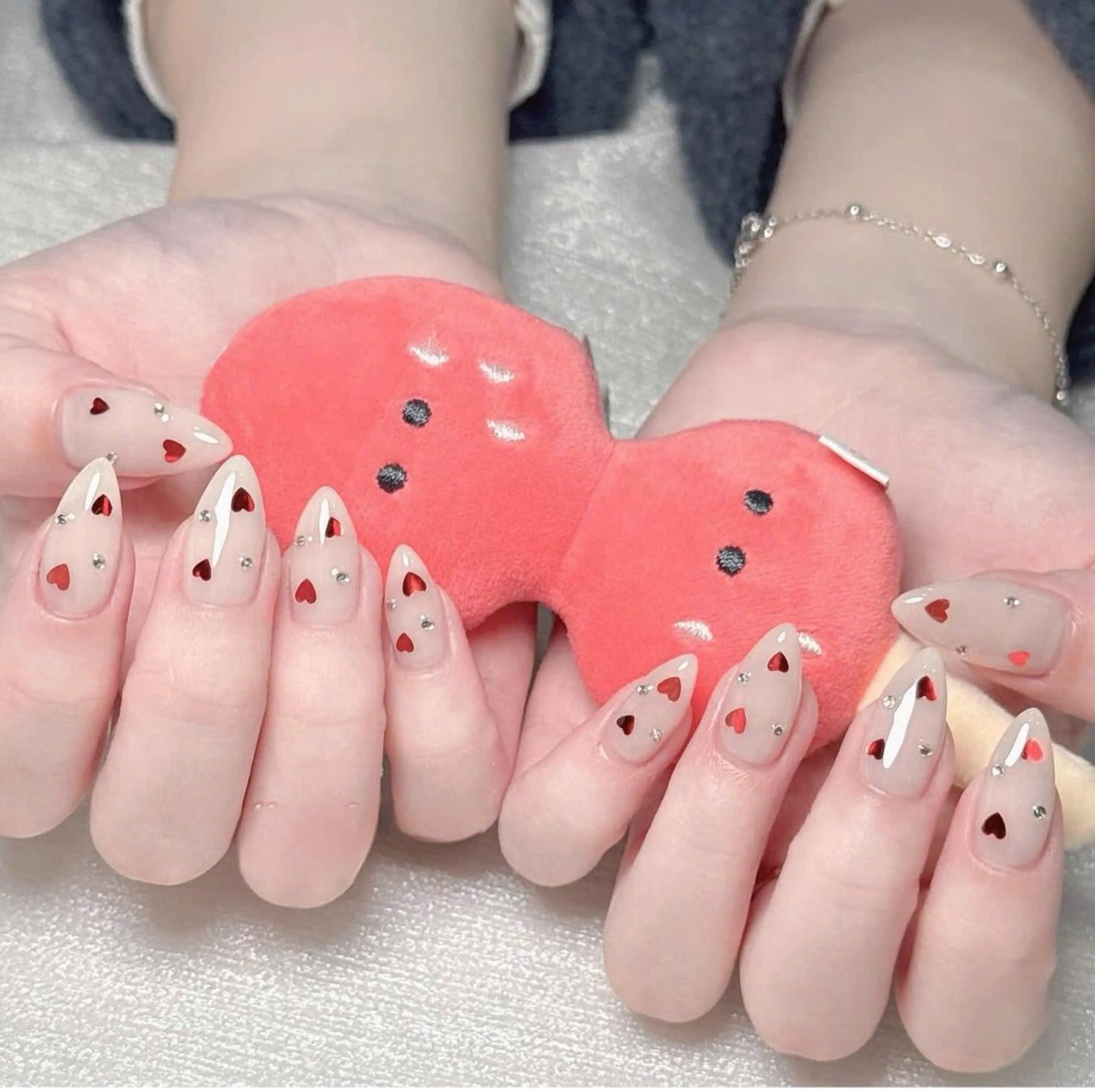 ネイル フレンチネイル キラキラネイル マグネットネイル ミラーネイル ニュアンスネイル ハンドネイル Lyn TA Nailのネイルデザイン