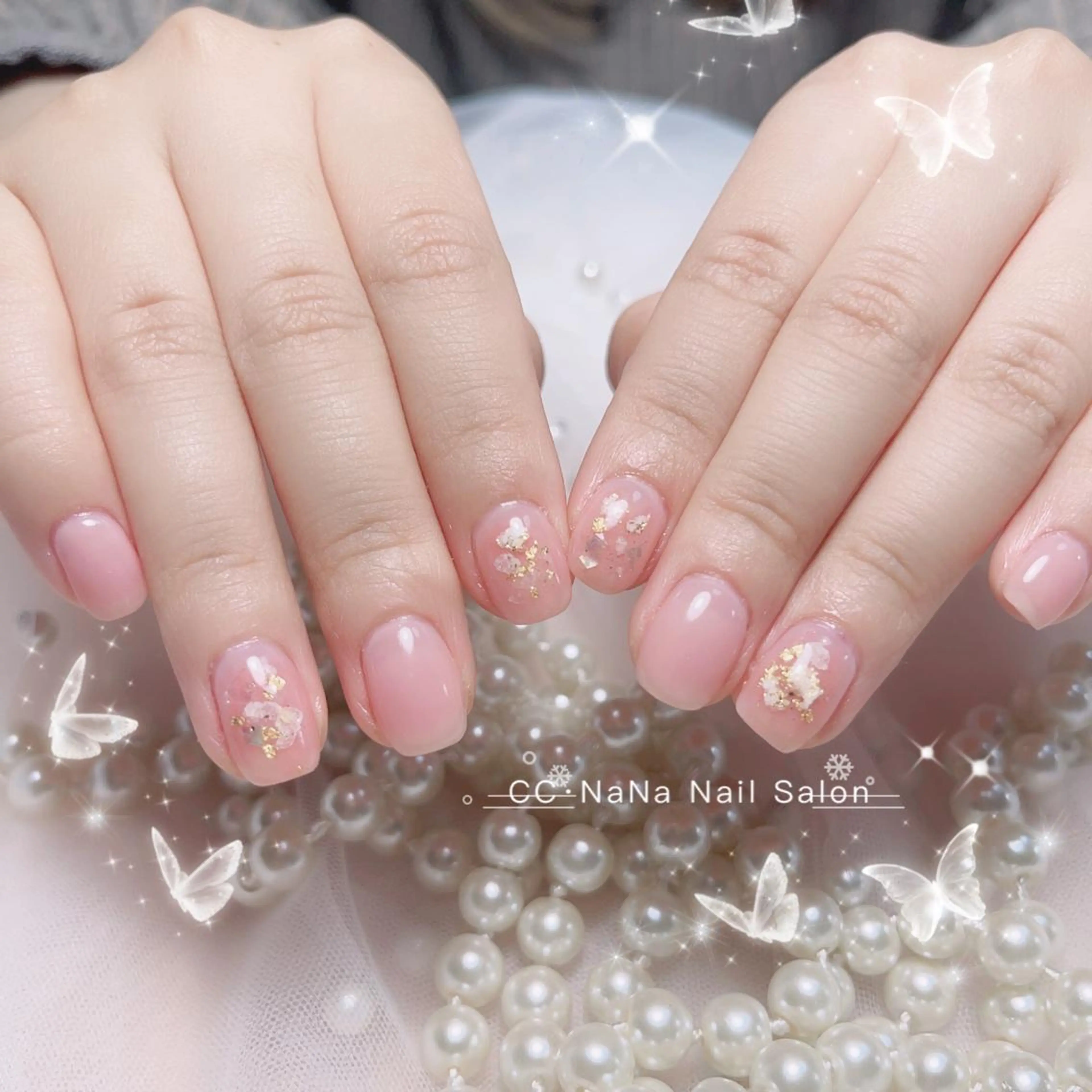 ネイル チークネイル フラッシュネイル ジェルネイル ハート キラキラネイル 💎CC・NaNa 韓国風ネイル🌙のネイルデザイン