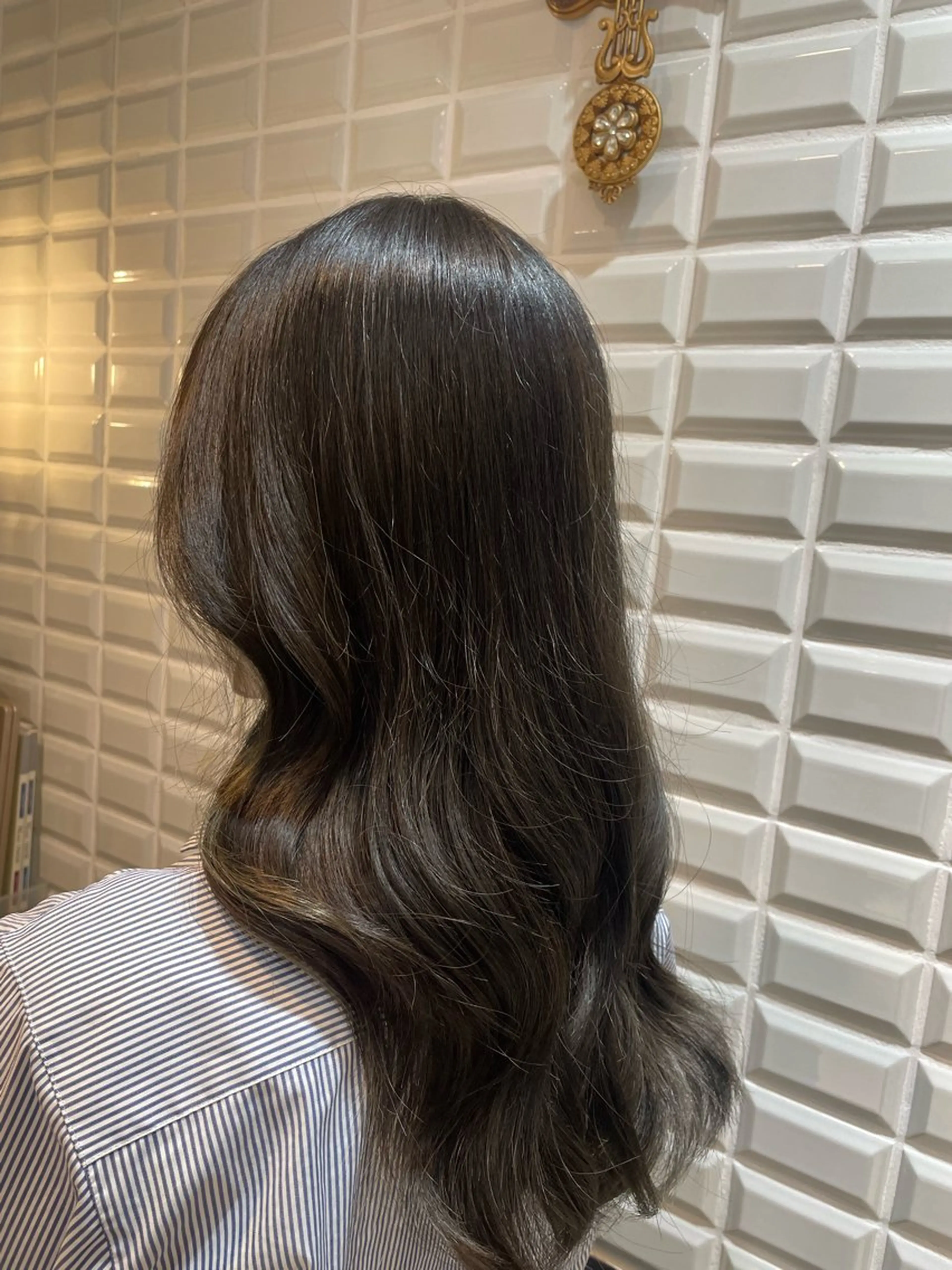 ロング カラー 波巻き、ツイスト パーマモデル募集中のヘアスタイル