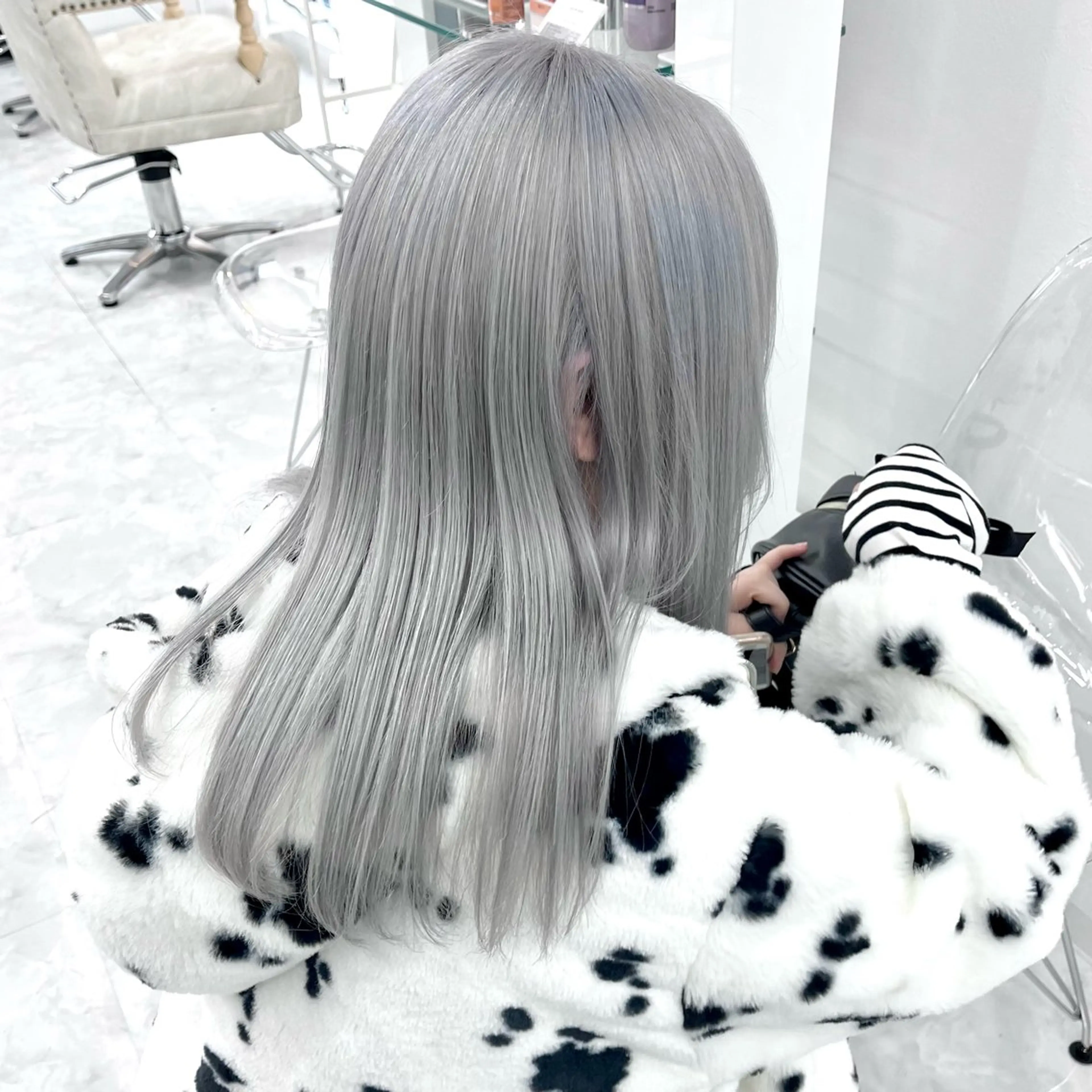 ロング カラー パーマ ヘアアレンジ メンズ キッズ ヘアカラー トリートメント ハイトーン/ピンク 💗モモ໒꒱のヘアスタイル