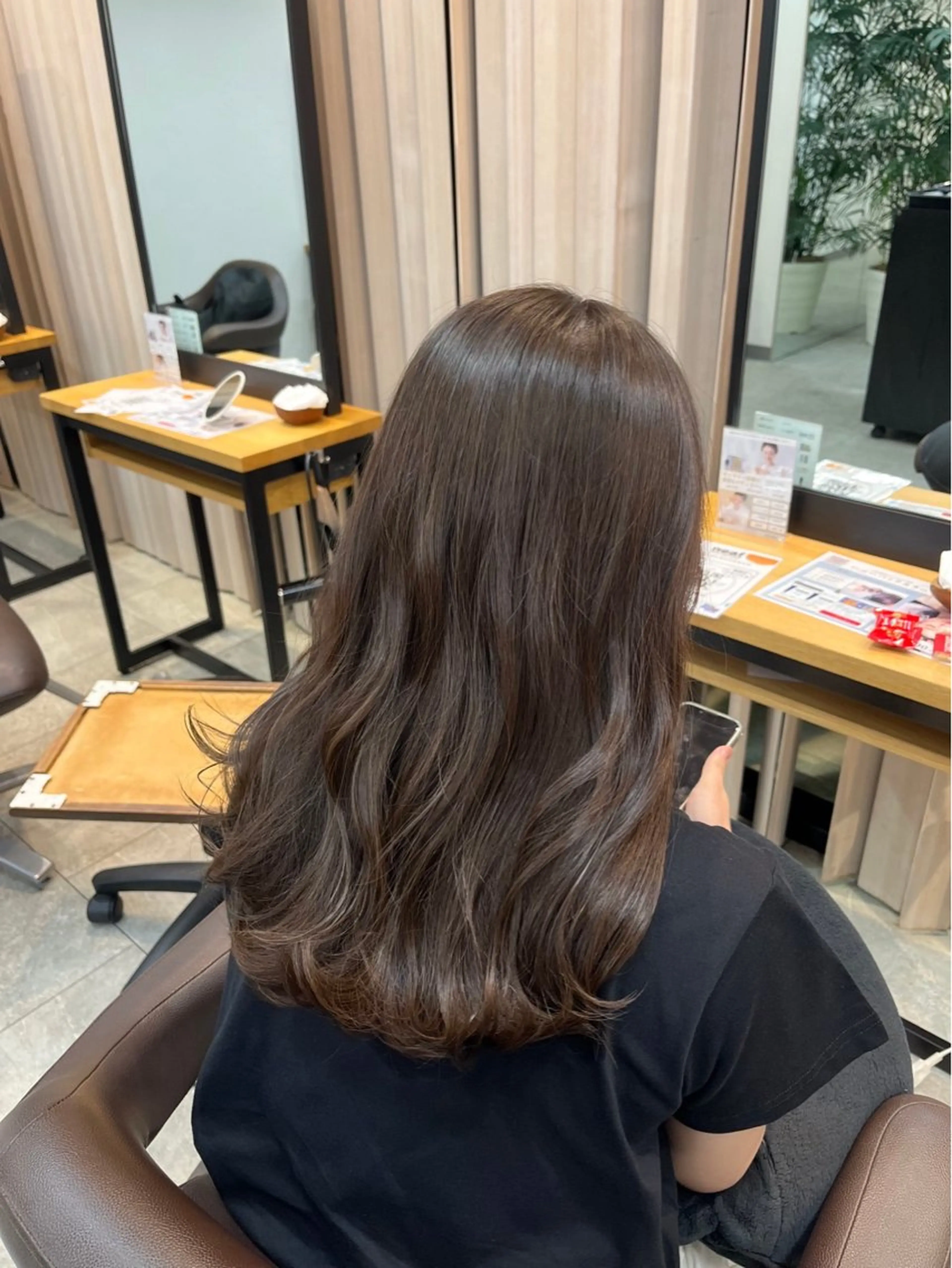 ミディアム neaf 六本木店所属・六本木🩷ハイライト 望月彩音のヘアスタイル