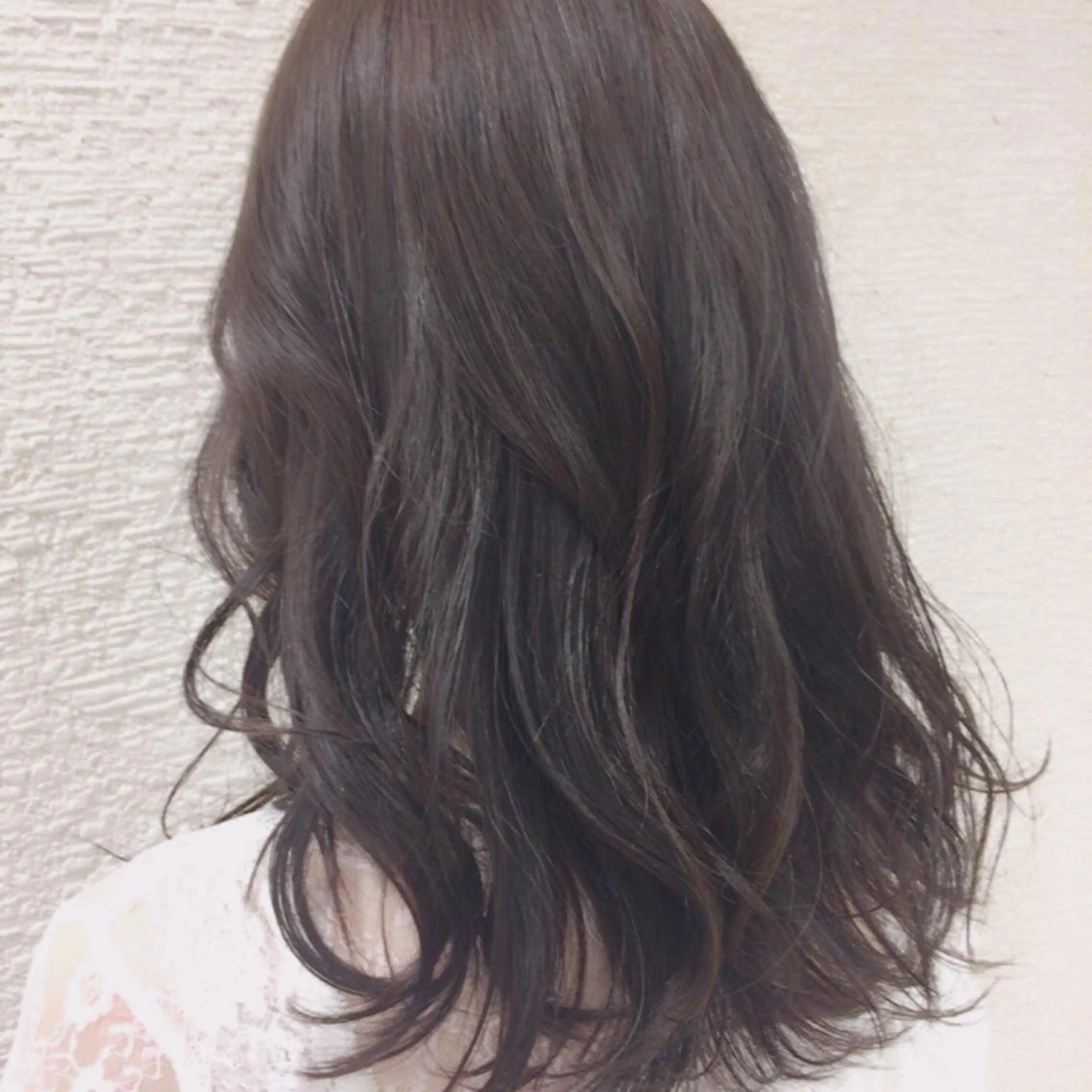 セミロング カラー 似合わせ.ﾍｱｾｯﾄ 得意🌹井上美沙のヘアスタイル