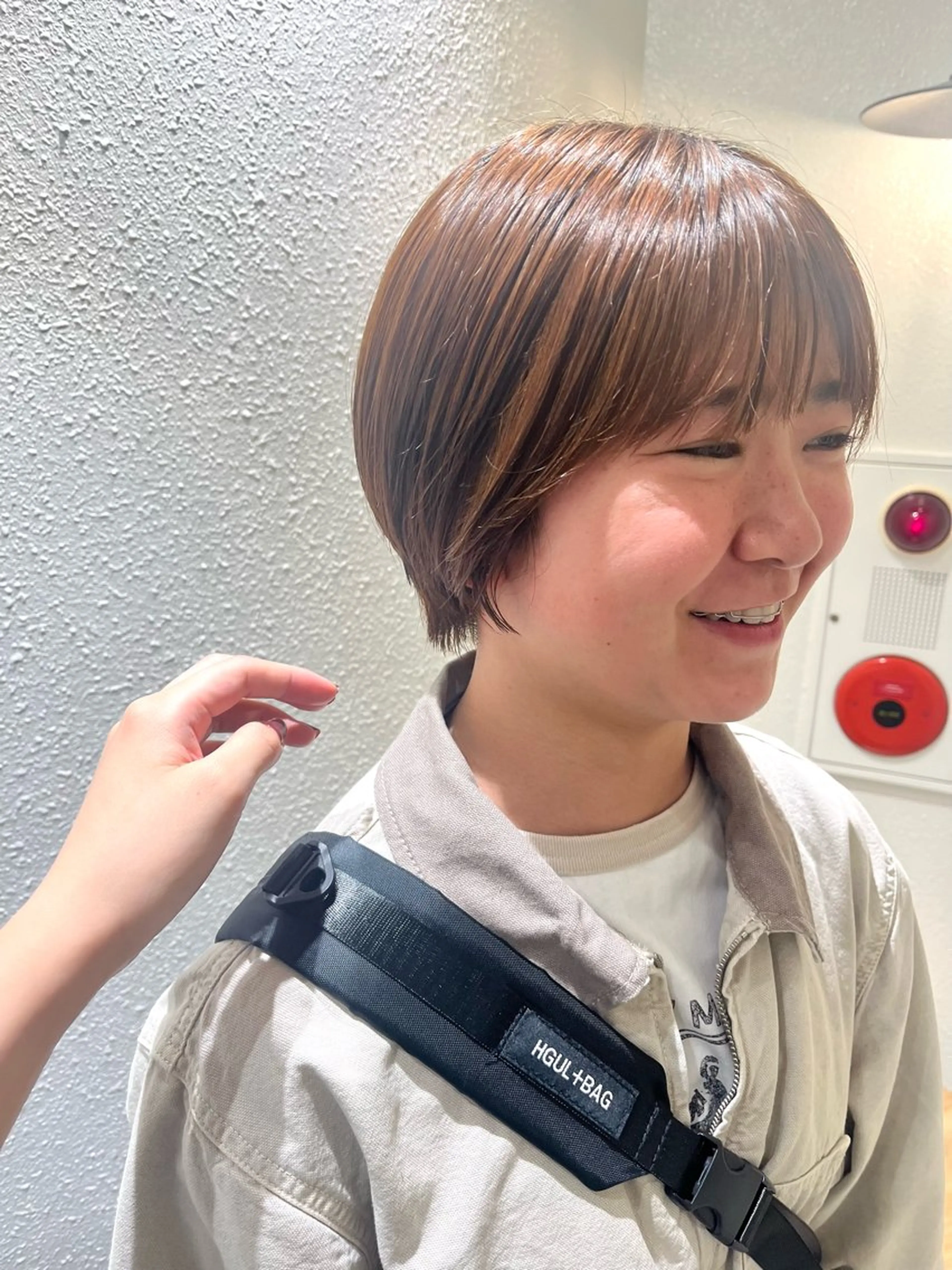 ショート カラー ヘアカラー トリートメント 切りっぱなしボブ ×顔周り🌷江梨🍎のヘアスタイル
