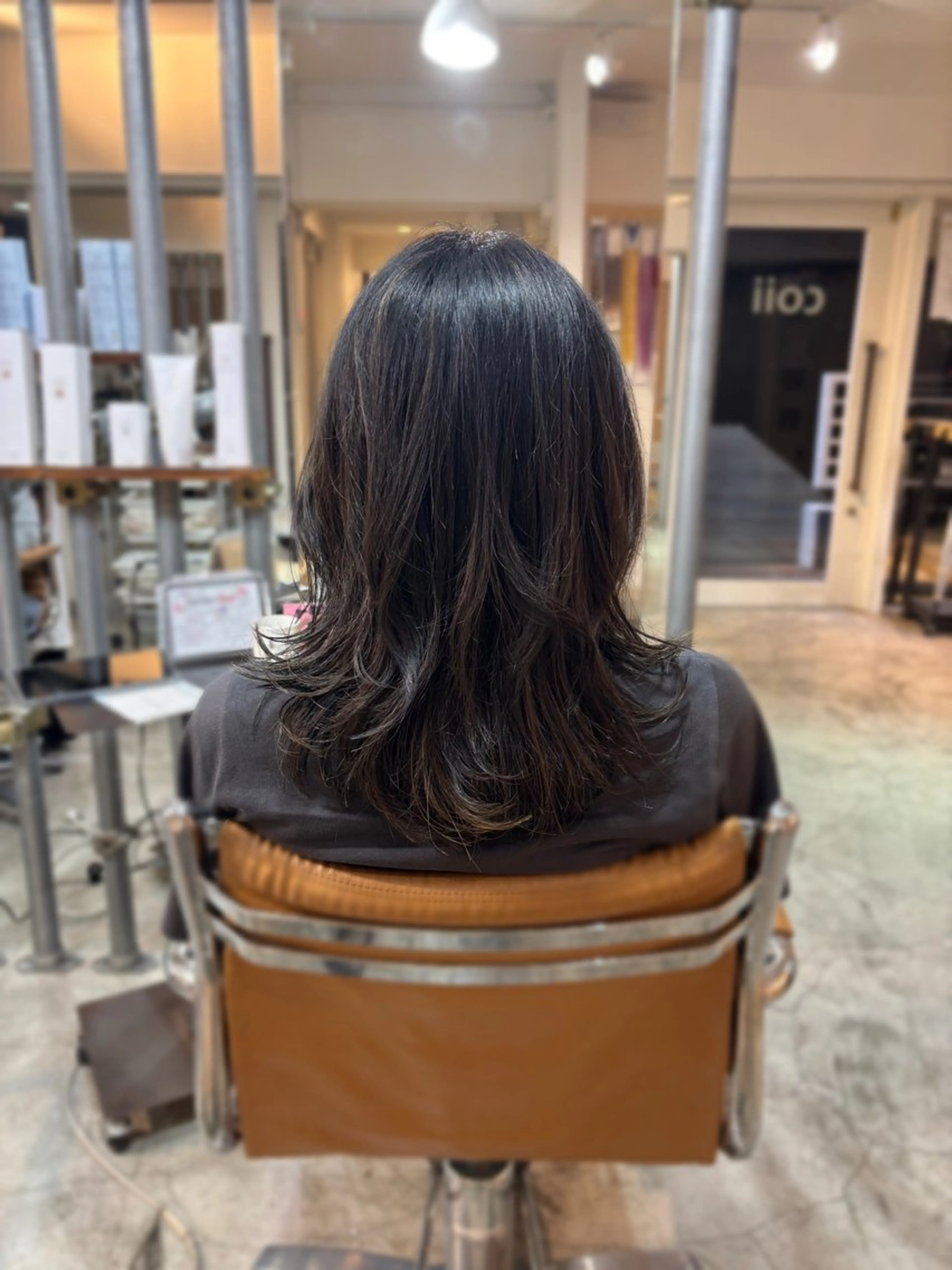 ミディアム カット ヘアカラー トリートメント 髪質改善ストレート/ coiiはしもとはなのヘアスタイル