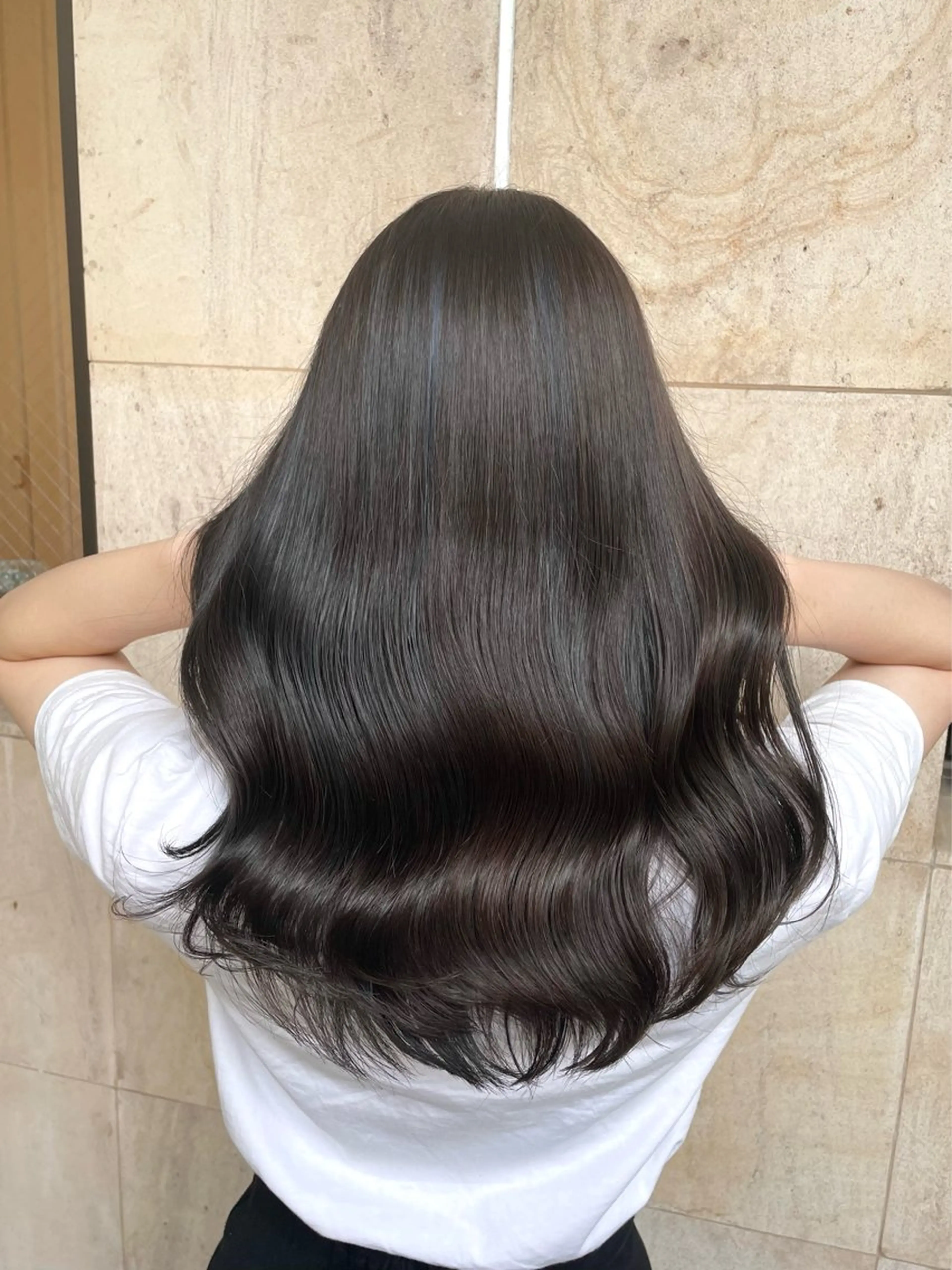 ロング カラー 切りっぱなしボブ ブリーチ ダブルカラー ハイライトカラー ブリーチなしカラー ヘアカラー トリートメント ヘッドスパ ヘアセット Wカラー/髪質改善/ 艶カラー🩶Sanaのヘアスタイル