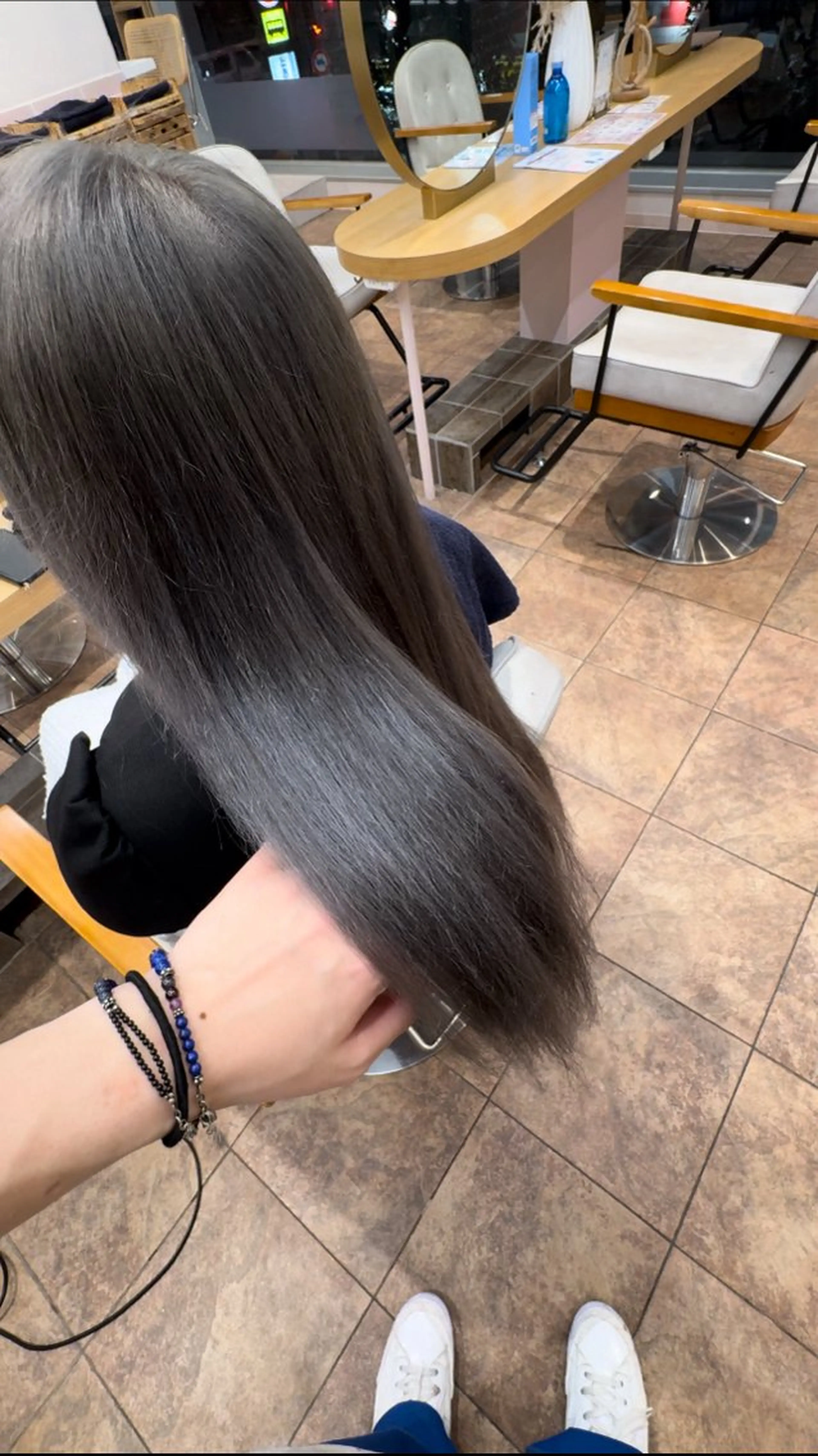 ロング カラー ヘアカラー トリートメント はせがわ はるとのヘアスタイル