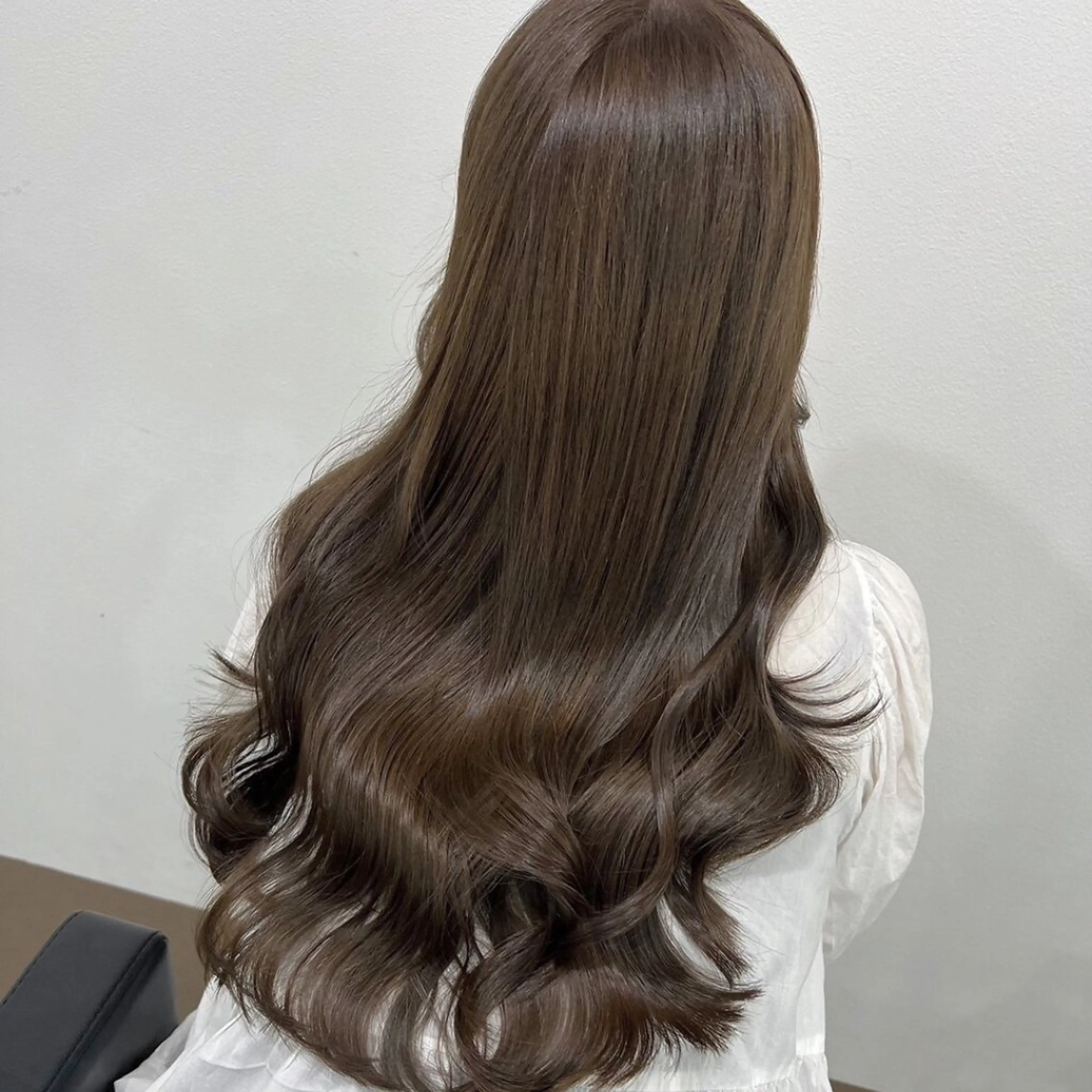カラー Lab.by ioe所属・吉田勇人/ブリーチ なしダブルカラー🩵のヘアスタイル