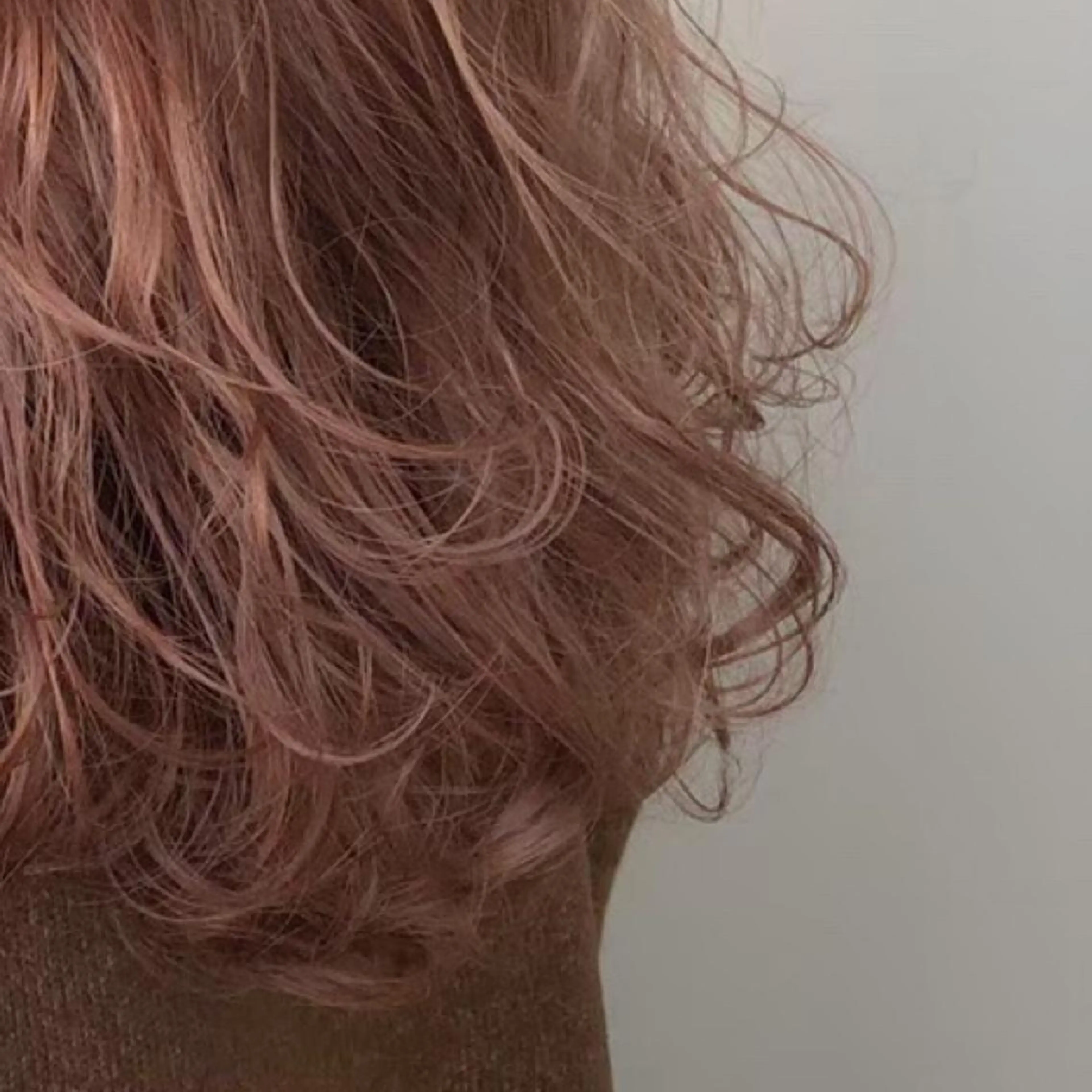 セミロング カラー パーマ ヘアアレンジ メンズ ネイル マツエク・マツパ linette所属・🐩推し活🐩 FUTABA🍒のヘアスタイル