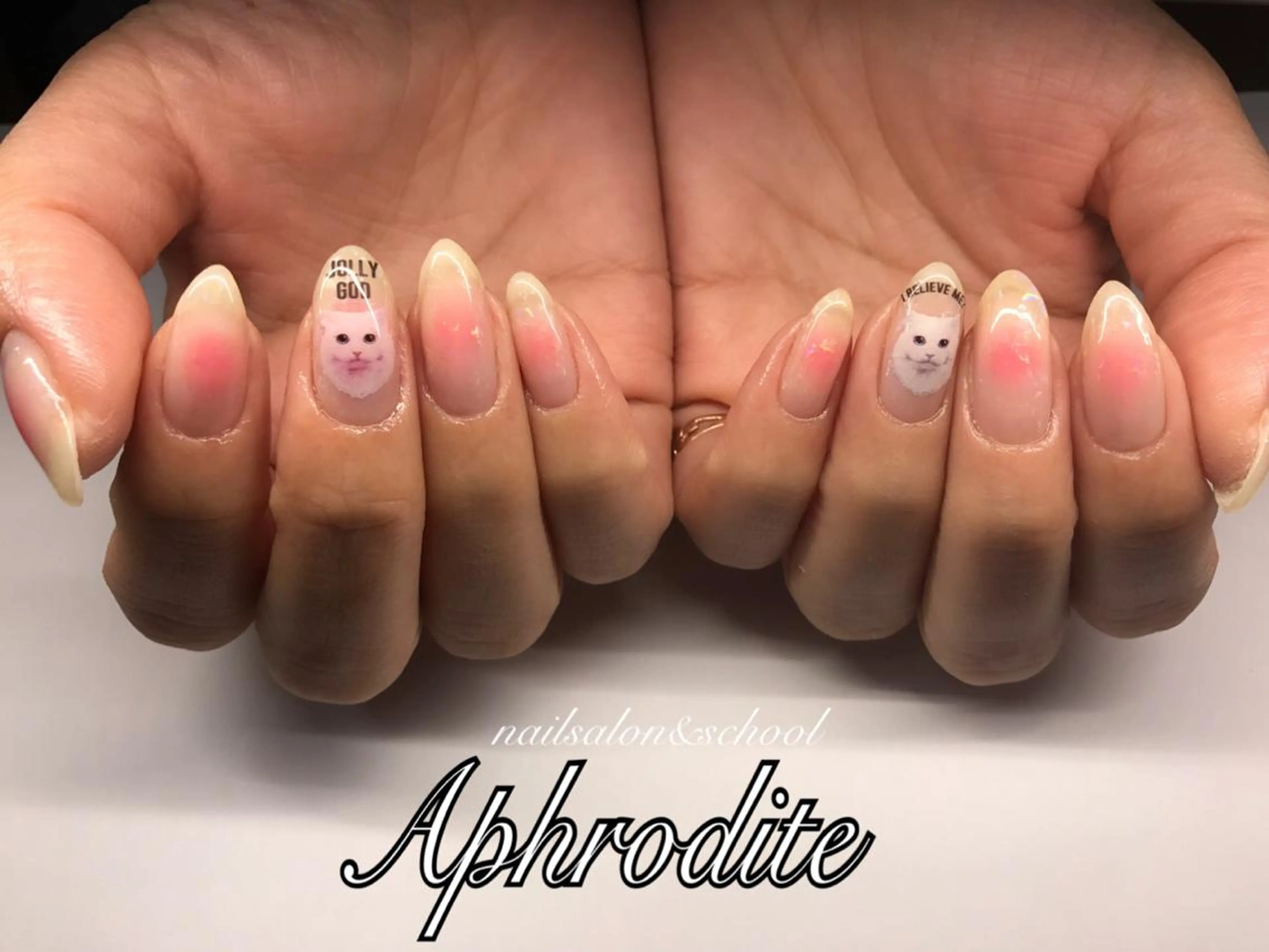 ネイル チークネイル APHRODITE Nagisaのネイルデザイン