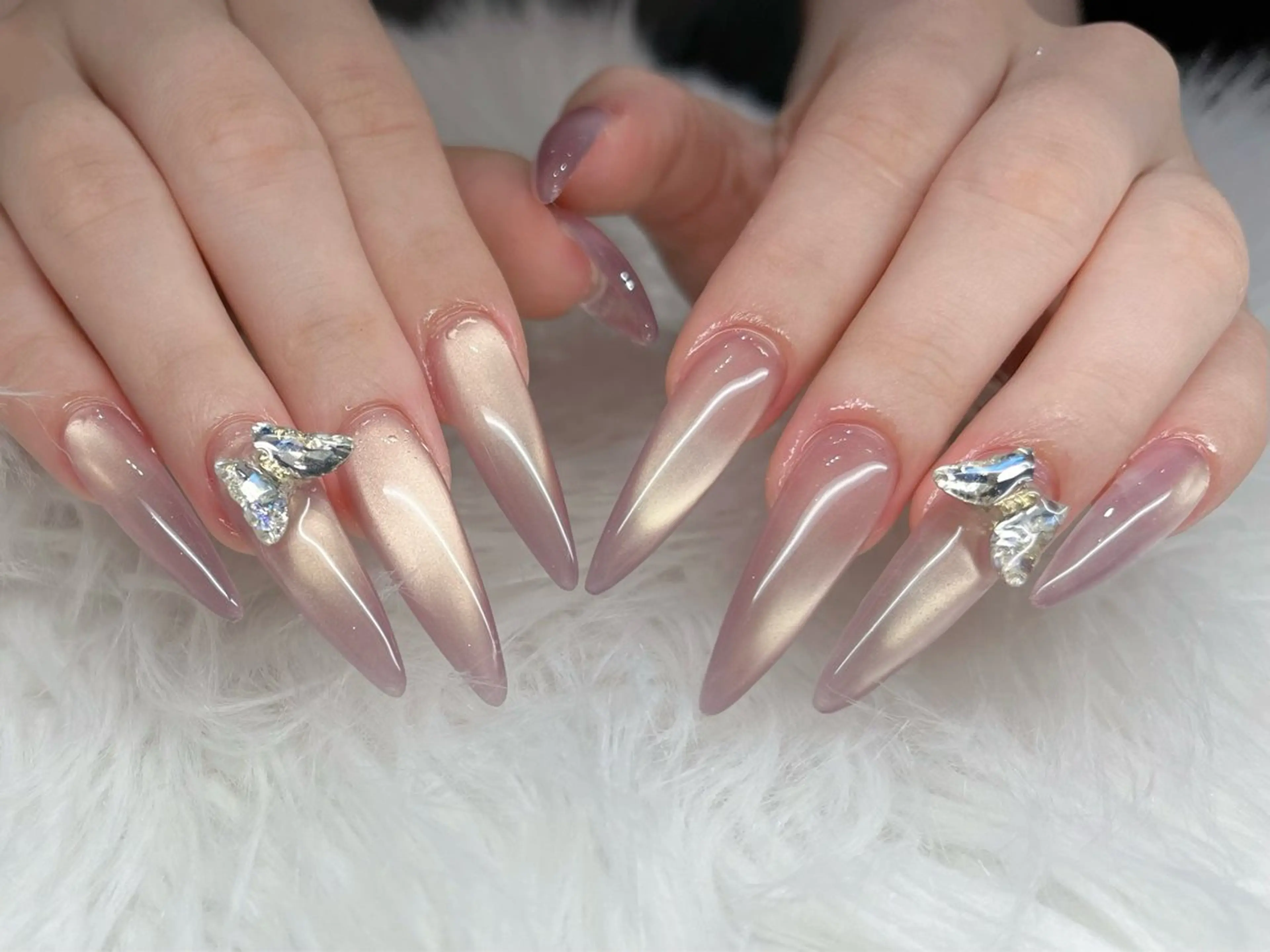ネイル フレンチネイル ガラスフレンチ ロングネイル マグネットネイル ニュアンスネイル ハンドネイル XIMINANAIL &EYE北堀江店のネイルデザイン