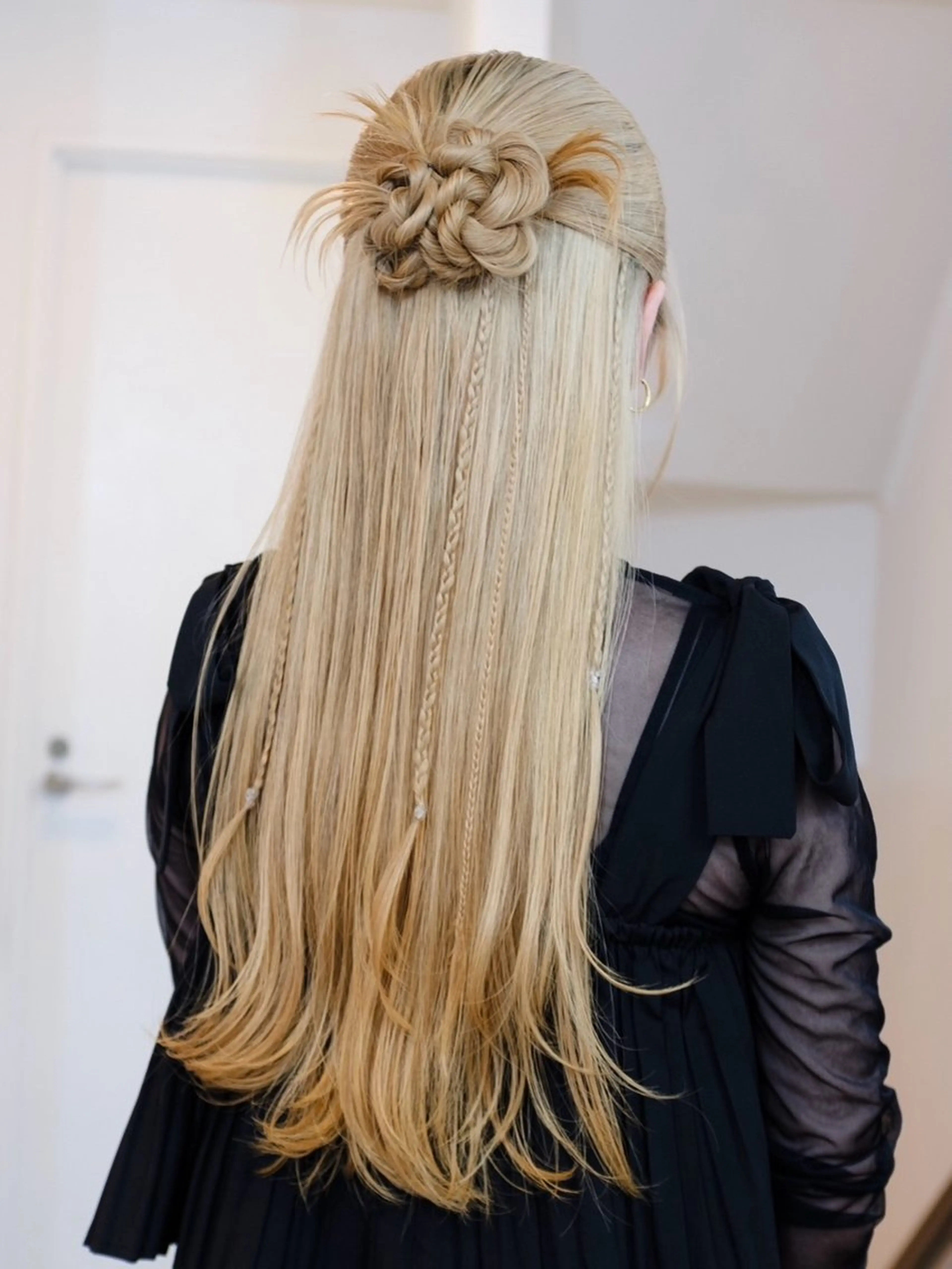 ロング カラー ヘアアレンジ ヘアカラー トリートメント HAIR SALON fuugaせんげん台店所属・ハイトーン/デザイン カラー/あおいのヘアスタイル