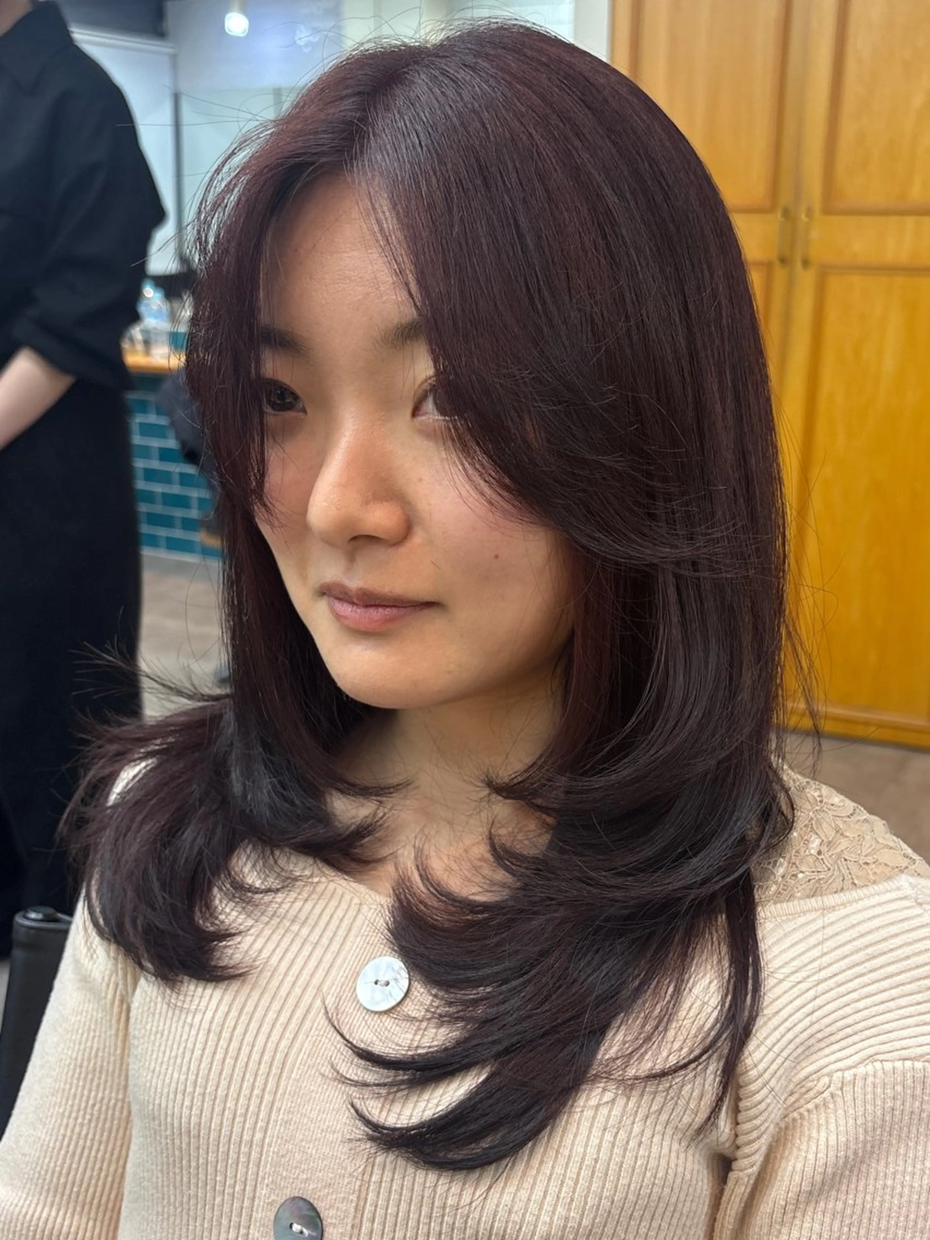 セミロング カラー カット ヘアカラー トリートメント RIN／韓国ヘア レイヤーカットのヘアスタイル