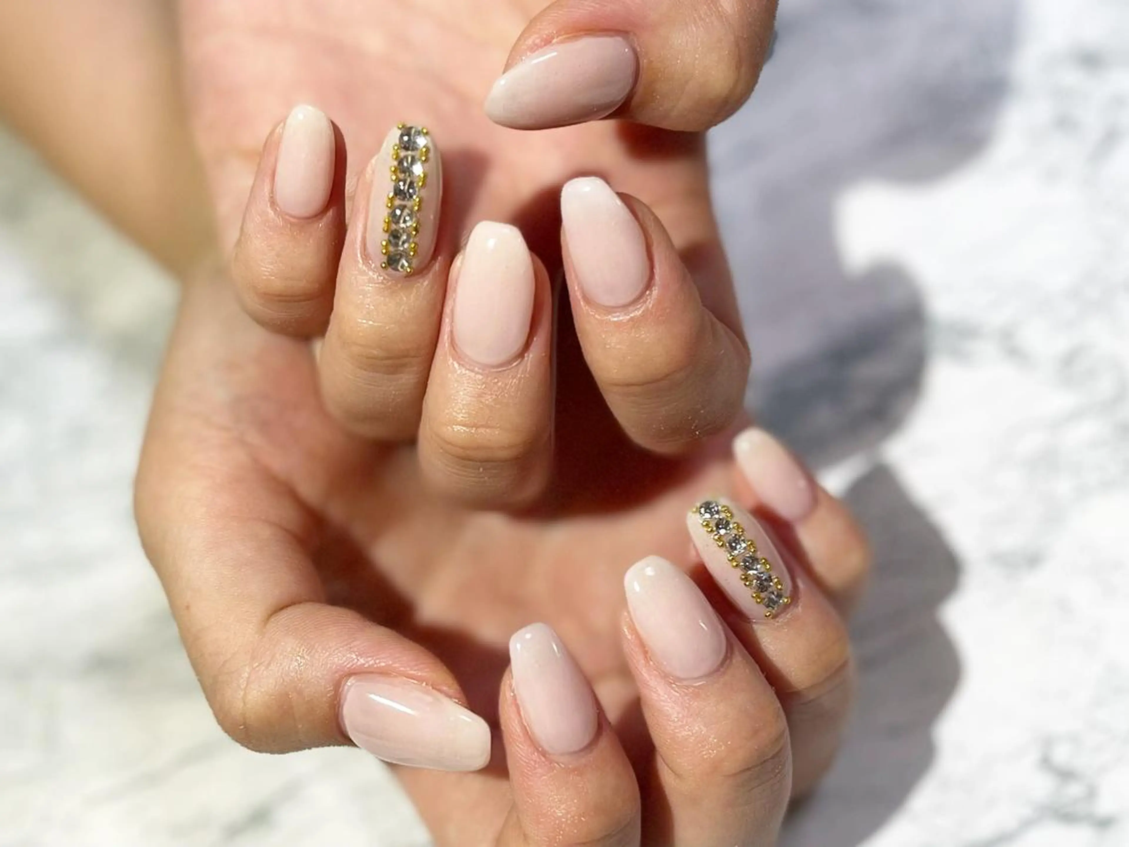 ネイル フットネイル ニュアンスネイル シンプルネイル 春ネイル ストーンネイル ハンドネイル ネイル フフラ所属・nail fufla ♡yamane♡のネイルデザイン