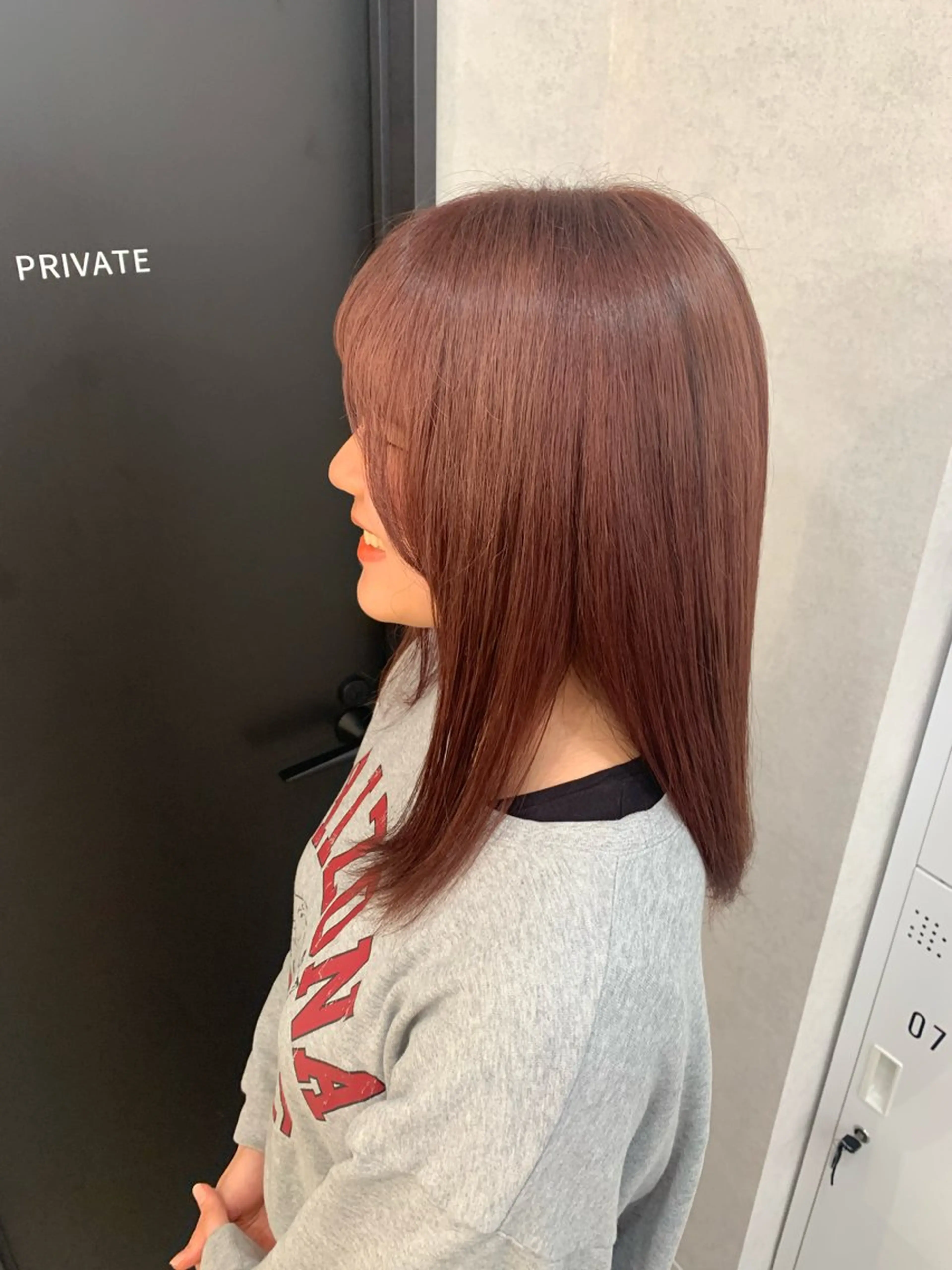 セミロング カラー ブリーチ ブラウンカラー ピンクカラー ルビー YOHA HAIR GARDEN所属・臼井 真人のヘアスタイル