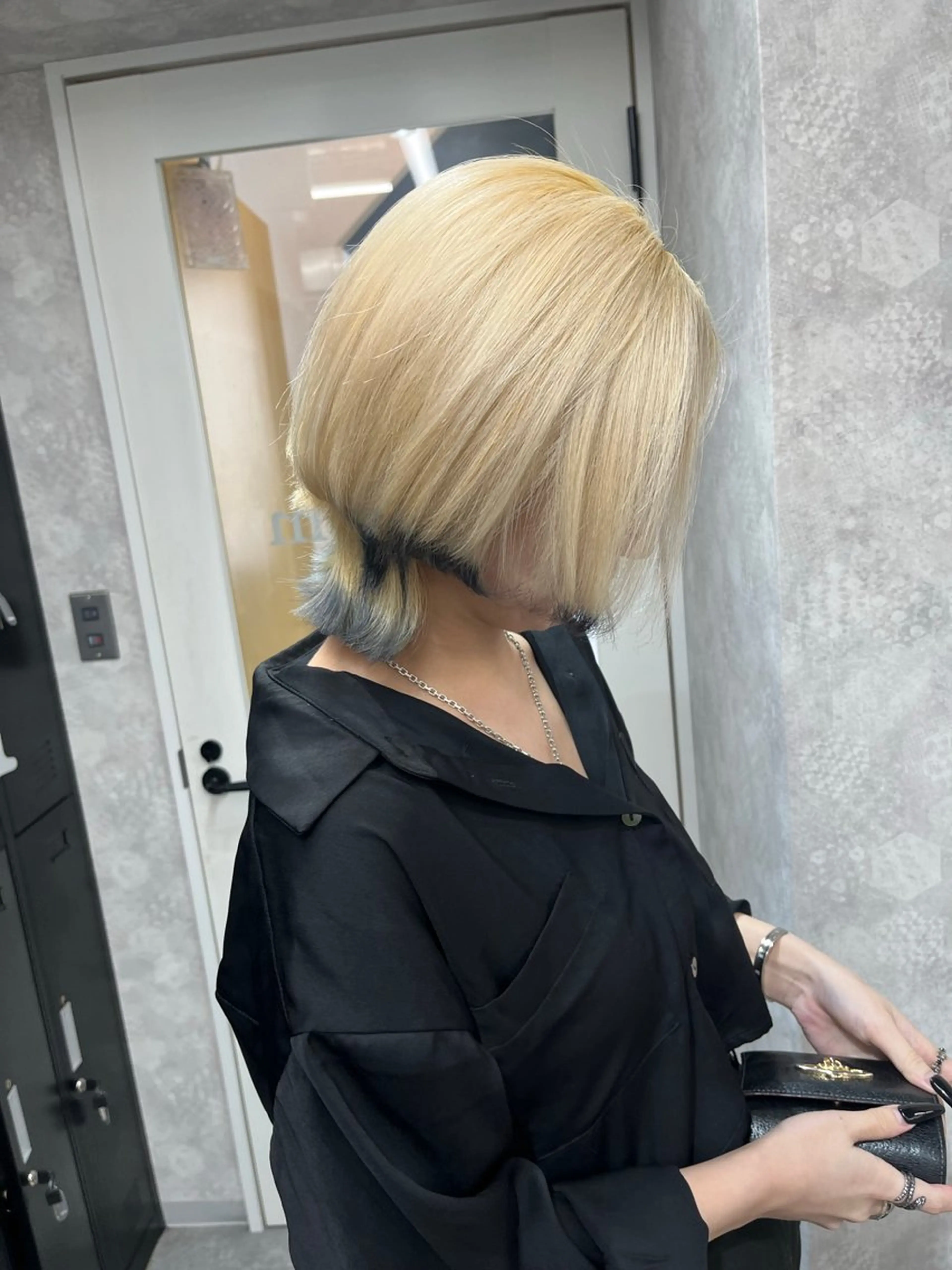セミロング カラー アッシュ アッシュグレー ベージュカラー ブリーチ ブロンド ヘアカラー トリートメント ピンク🎀ブロンド 💎ハイトーン/大和のヘアスタイル
