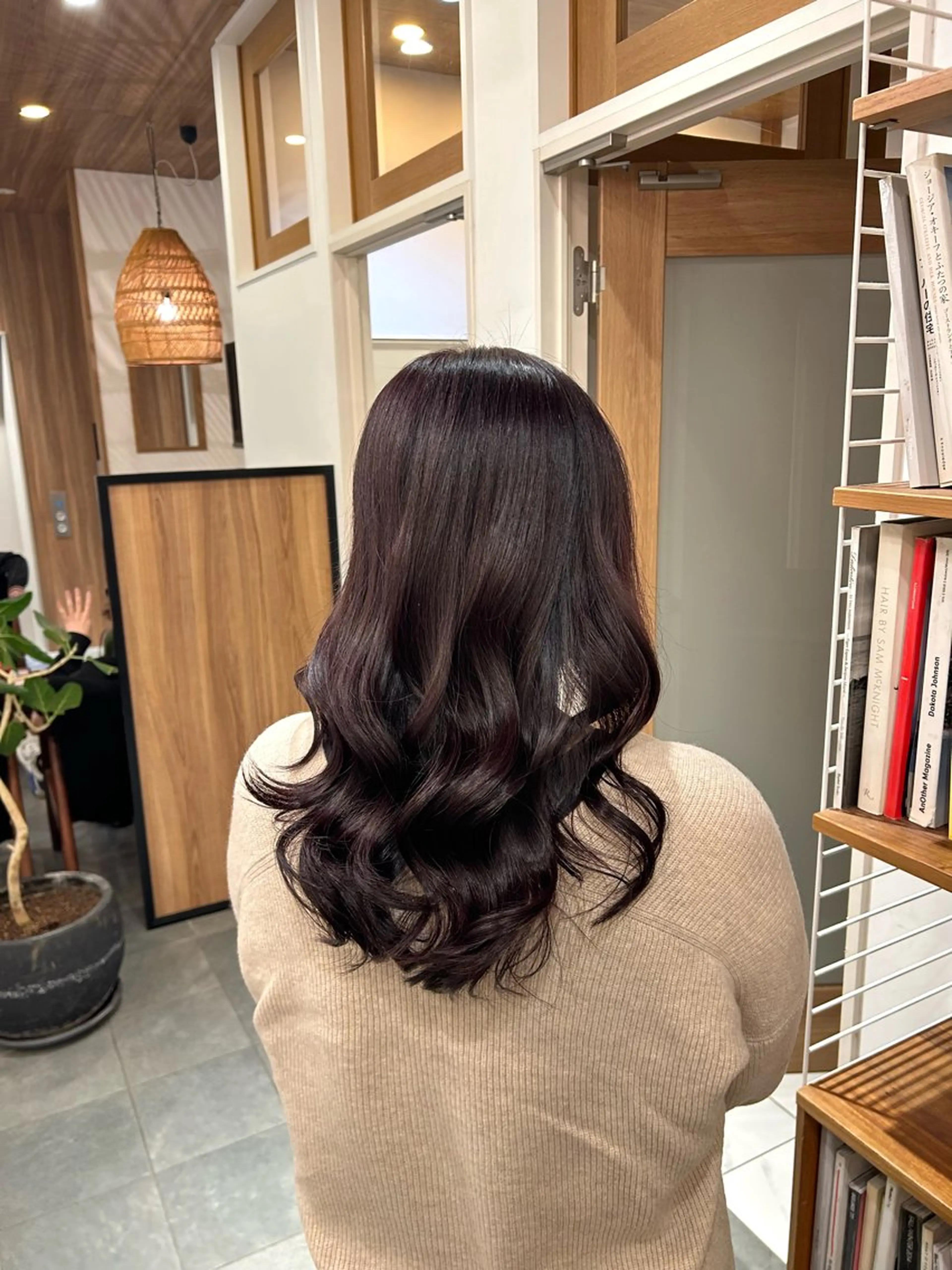 カラー ヘアカラー 根本 琴子のヘアスタイル