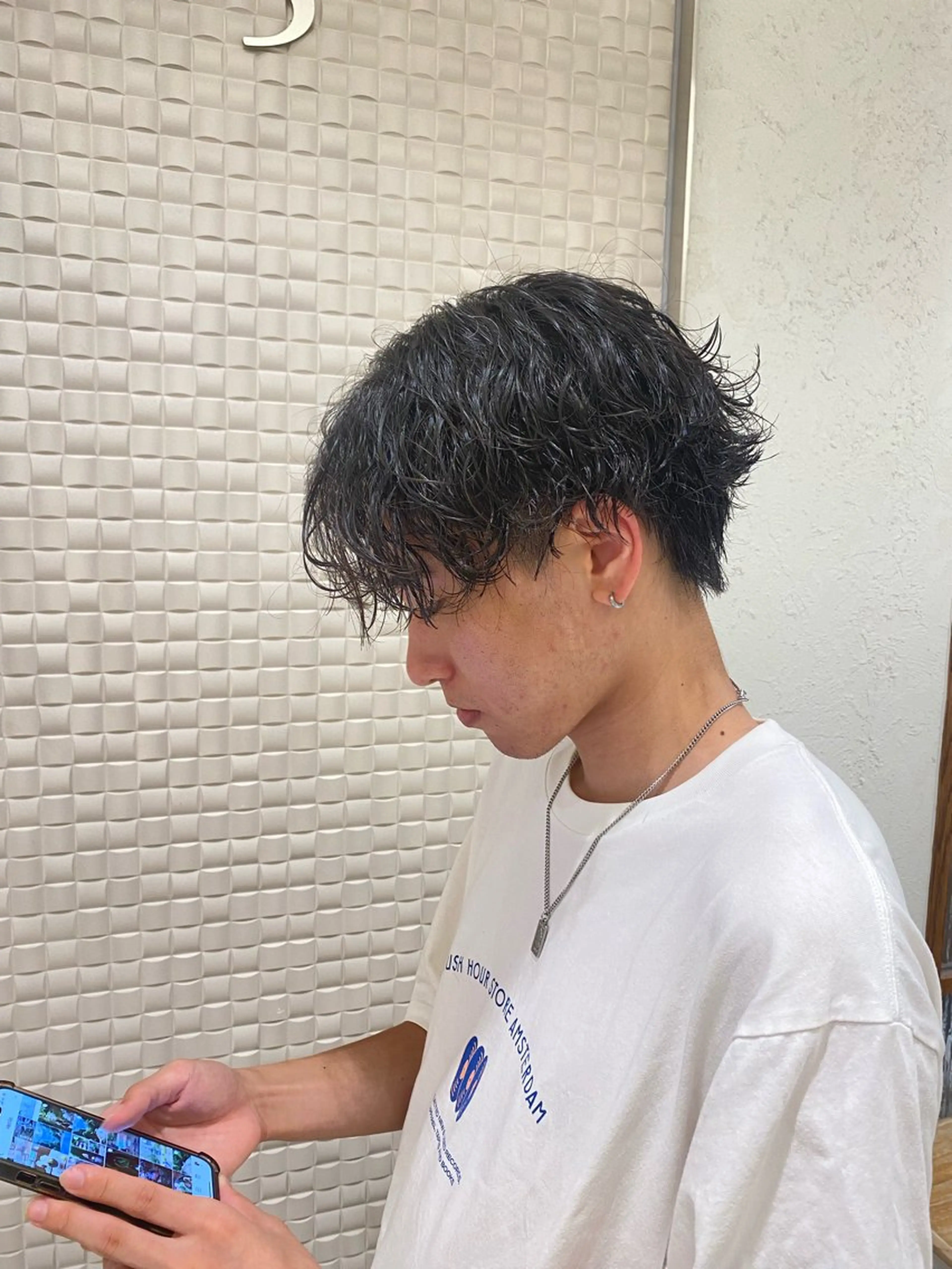 ミディアム カラー パーマ メンズ 新宿スペインカール ヨモギダのヘアスタイル
