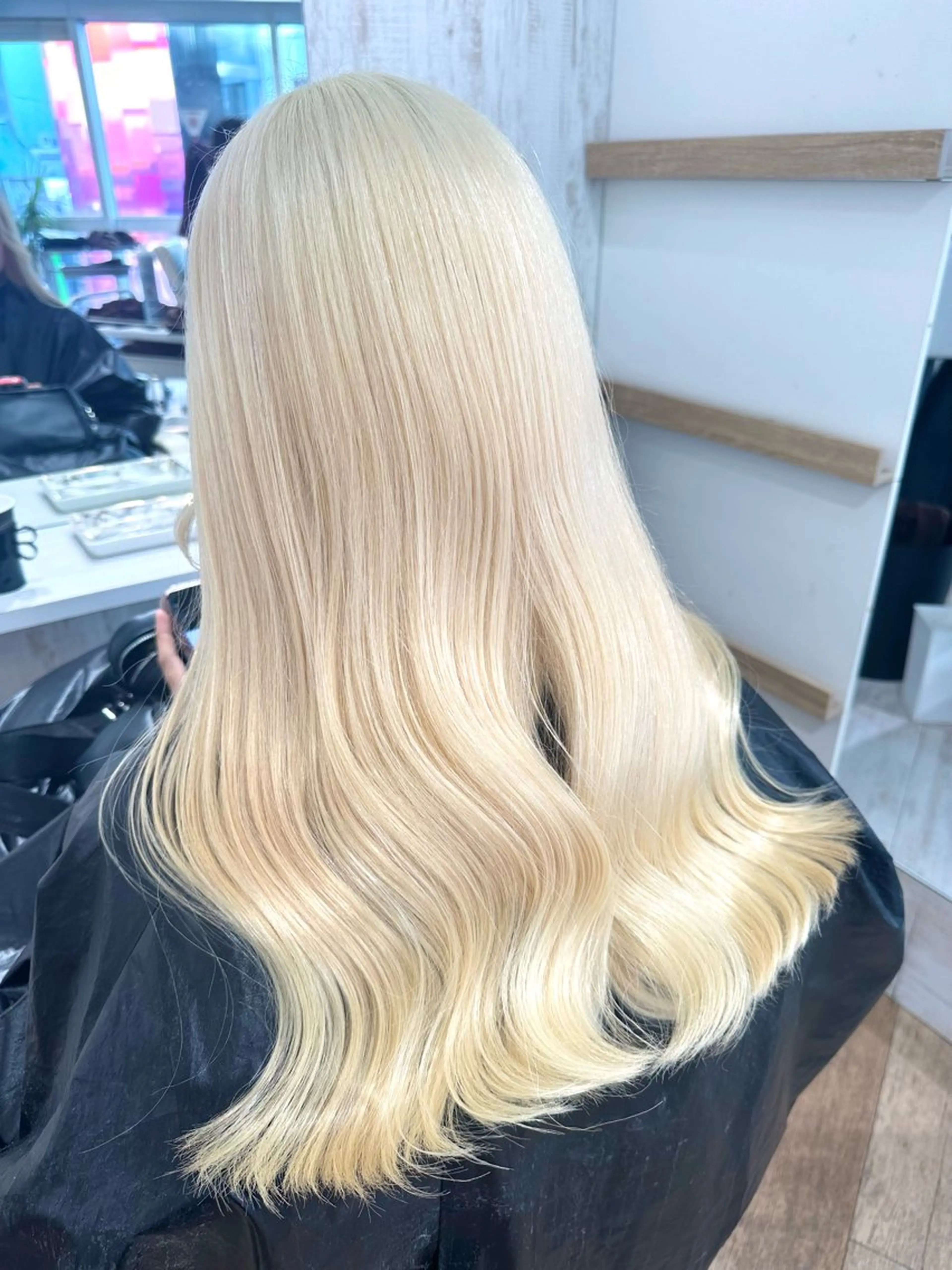 ロング ヘアカラー 💛NOZOMI💛 ハイトーンカラーのヘアスタイル