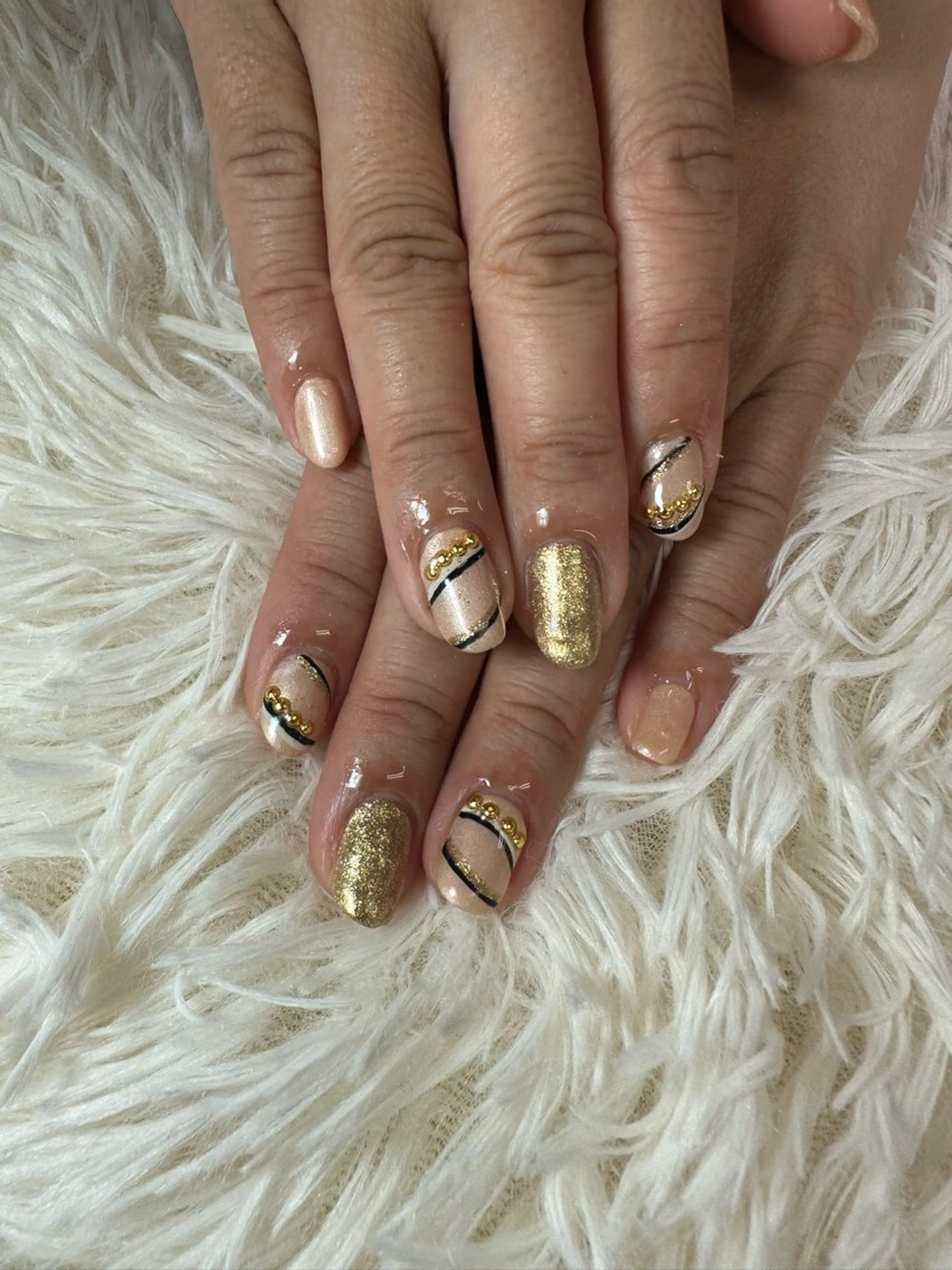 ショート ハンドネイル 串田 萌のネイルデザイン