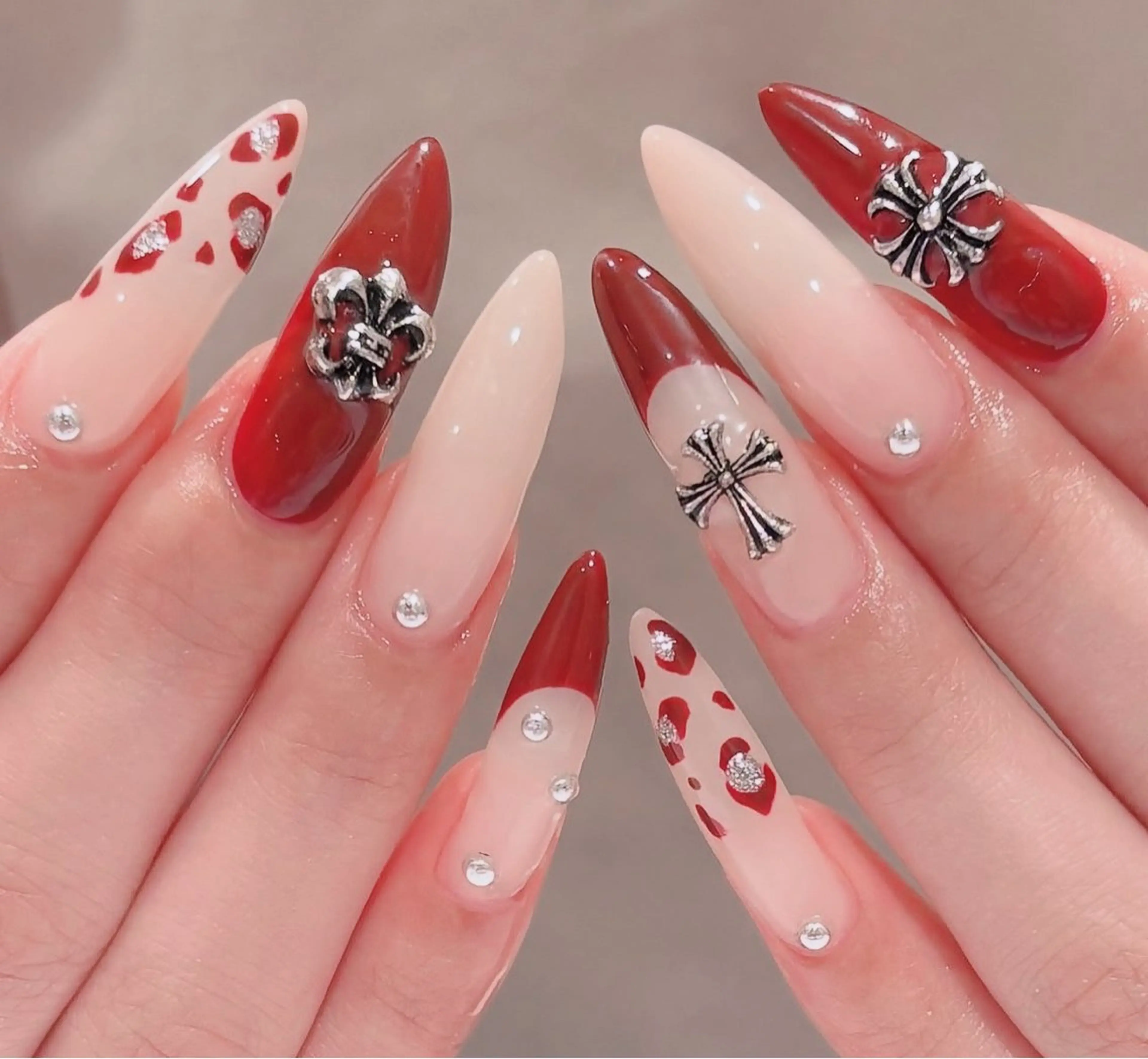 ネイル フレンチネイル ジェルネイル ガラスフレンチ ハロウィン ハート ハンドネイル H.baby Nail Salonのネイルデザイン