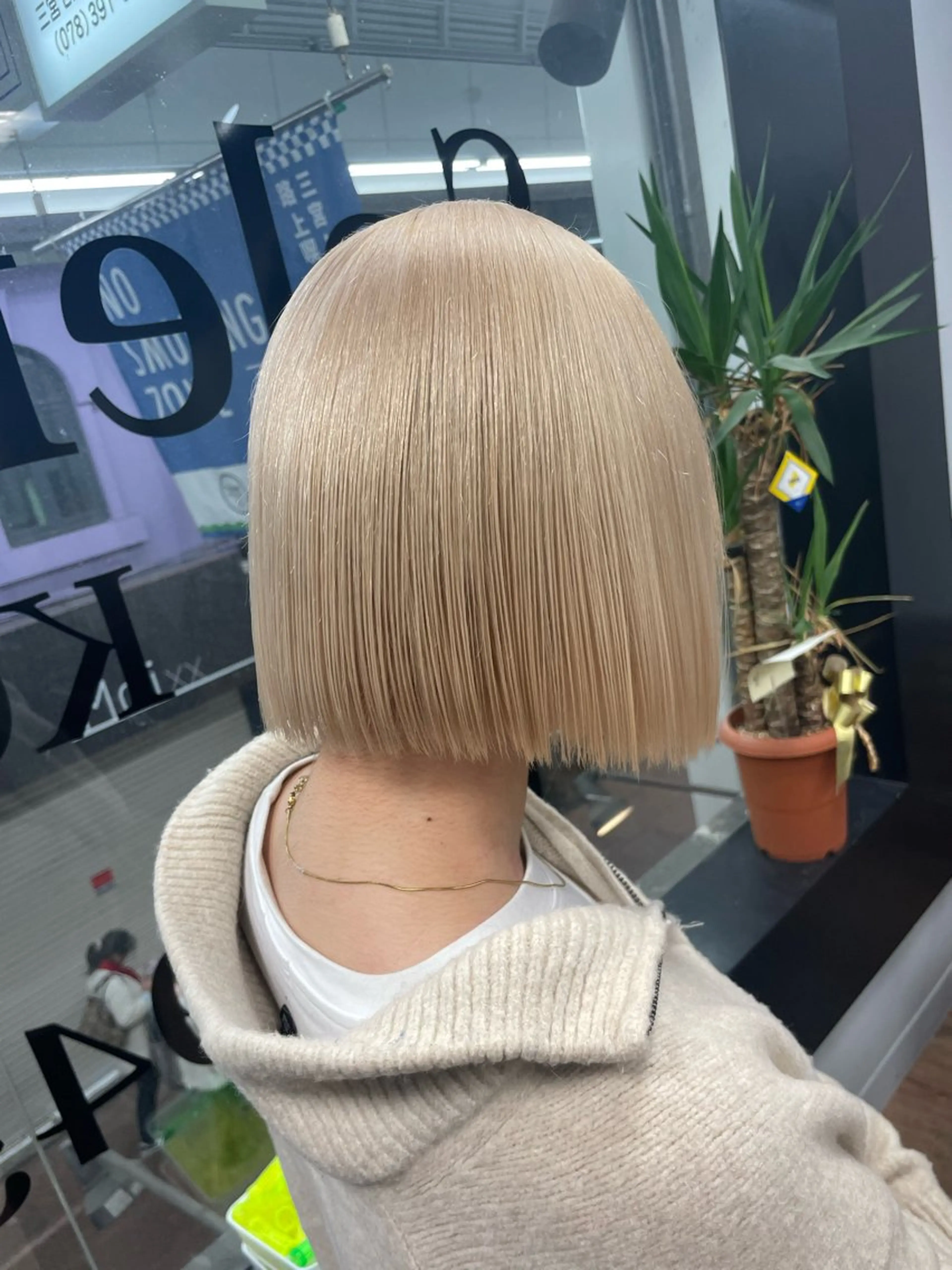 ミディアム カット ヘアカラー KEN TAのヘアスタイル