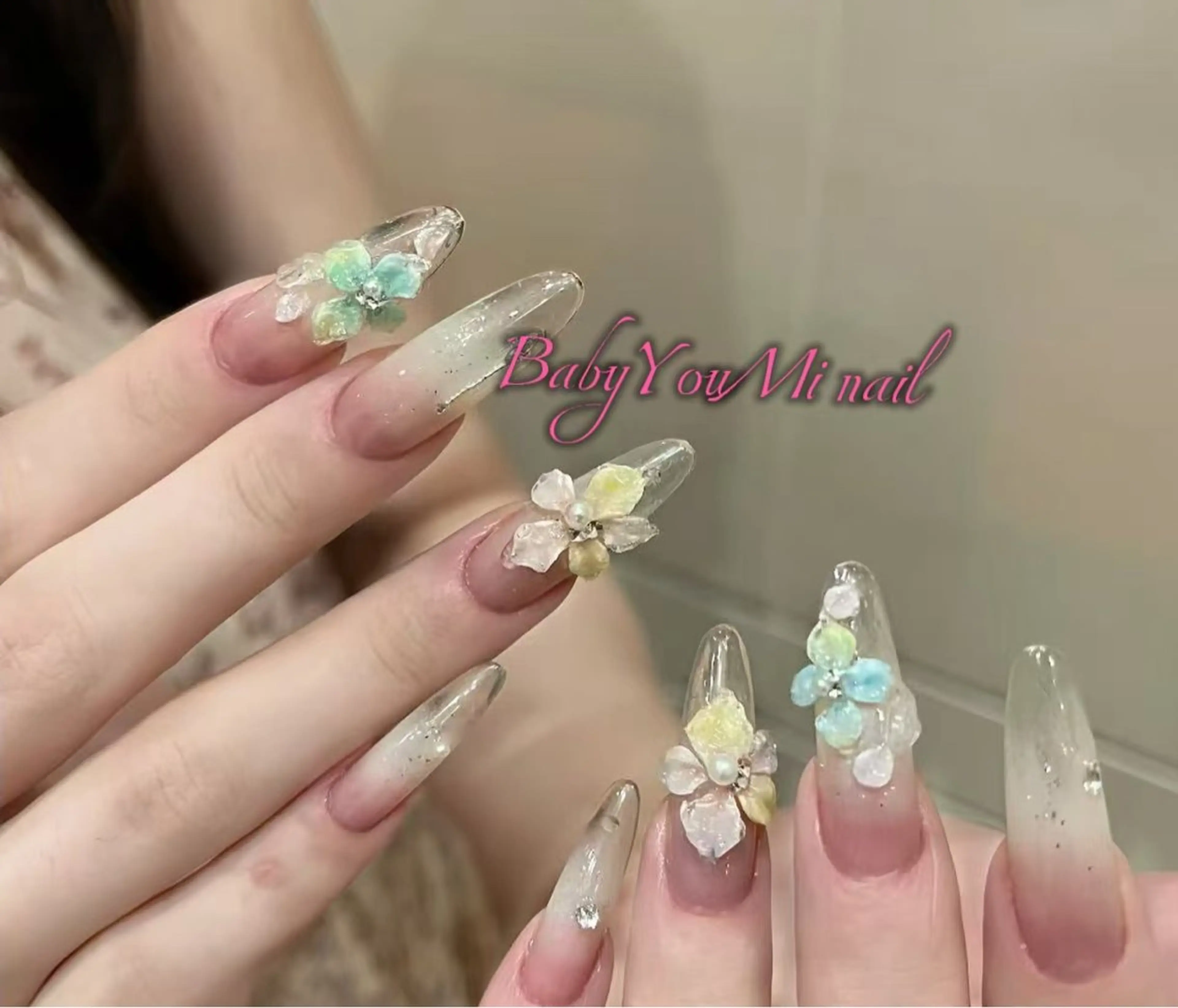 ネイル オーロラネイル フラワーネイル フットネイル フレンチネイル ジェルネイル ハンドネイル BabyYouMi ねねのネイルデザイン