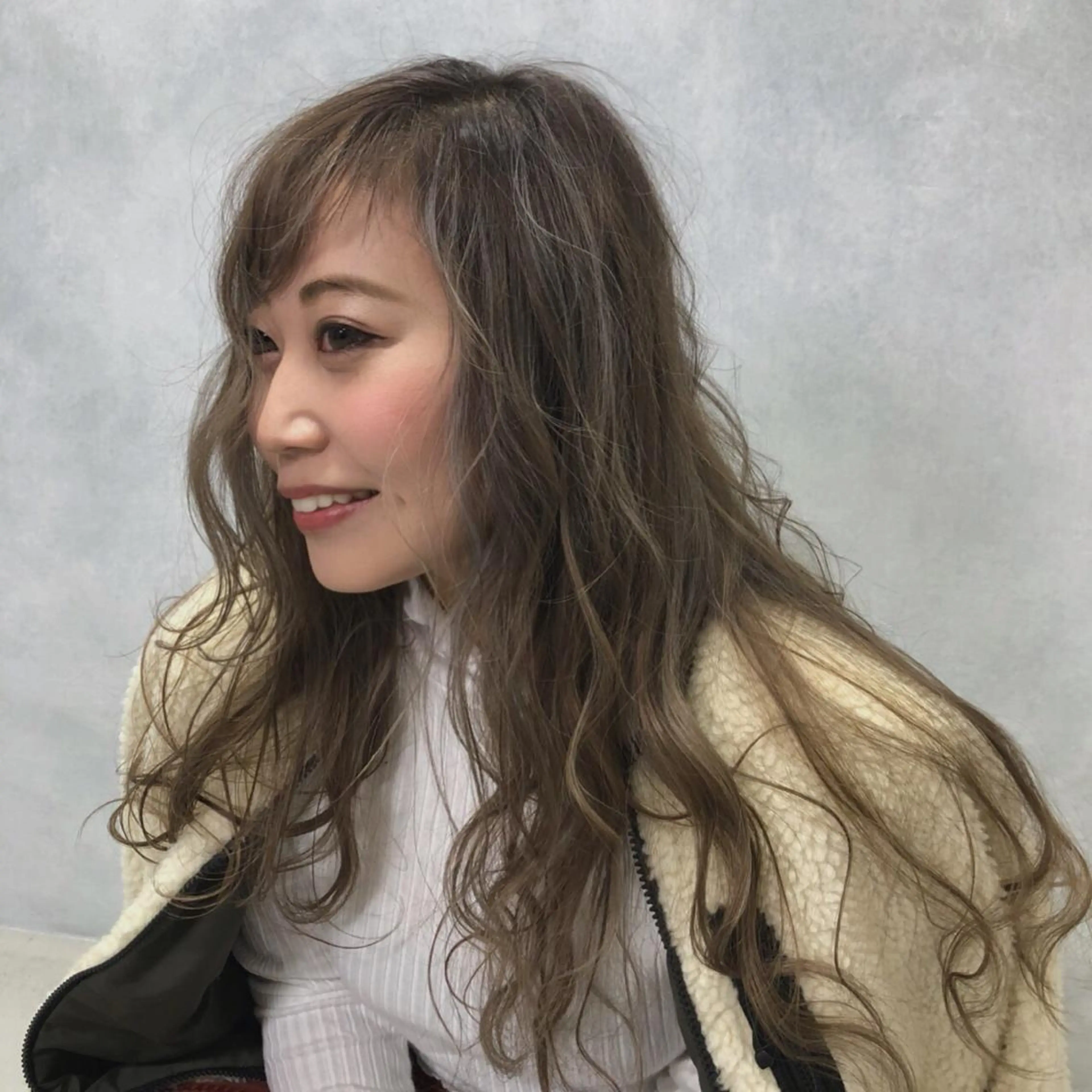 ロング カラー ハイライトカラー ハイライト ORIKA 美容室のヘアスタイル