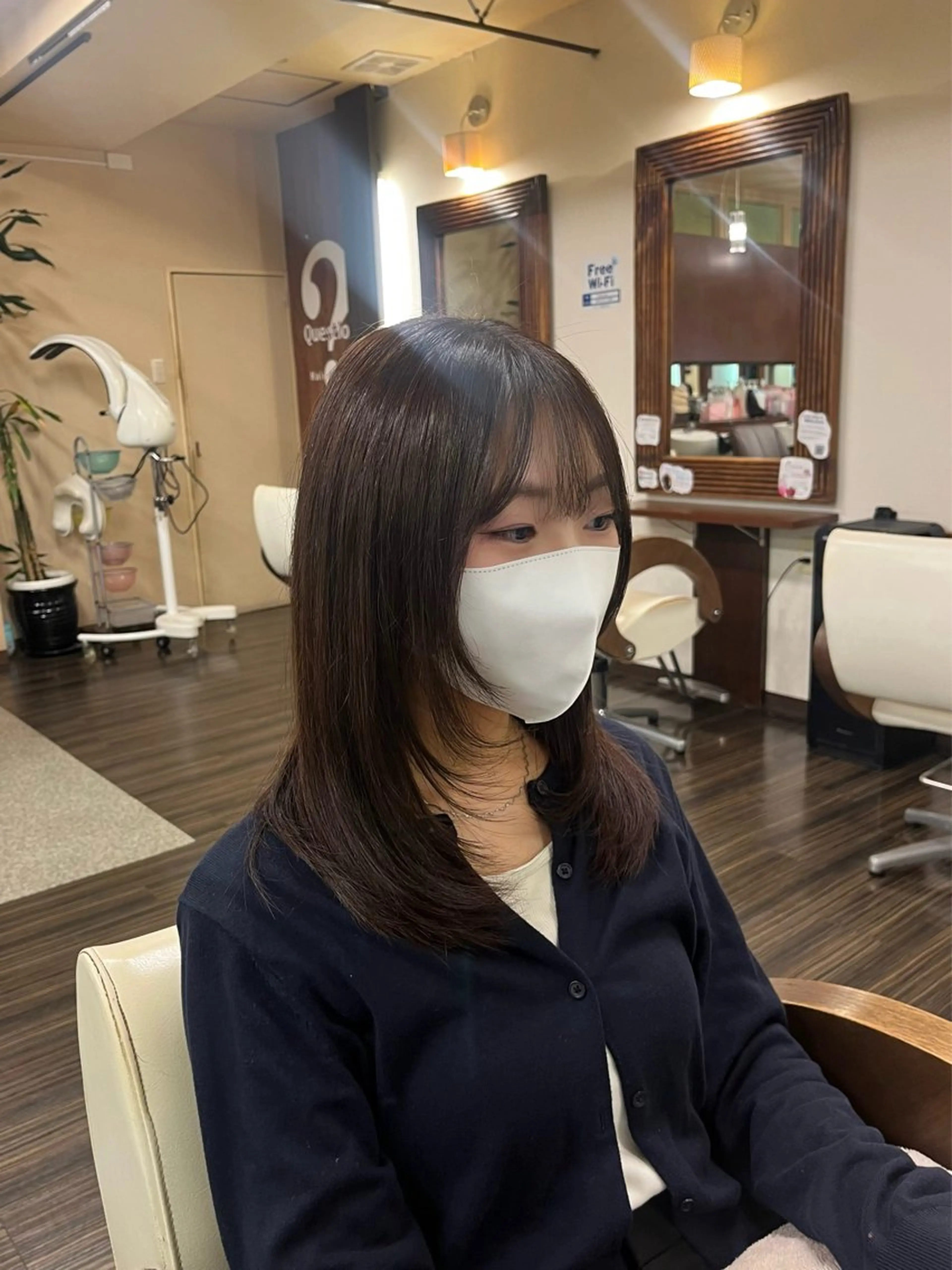 ミディアム 顔まわりレイヤー レイヤーカット カット トリートメント 森 ハリス誠一のヘアスタイル