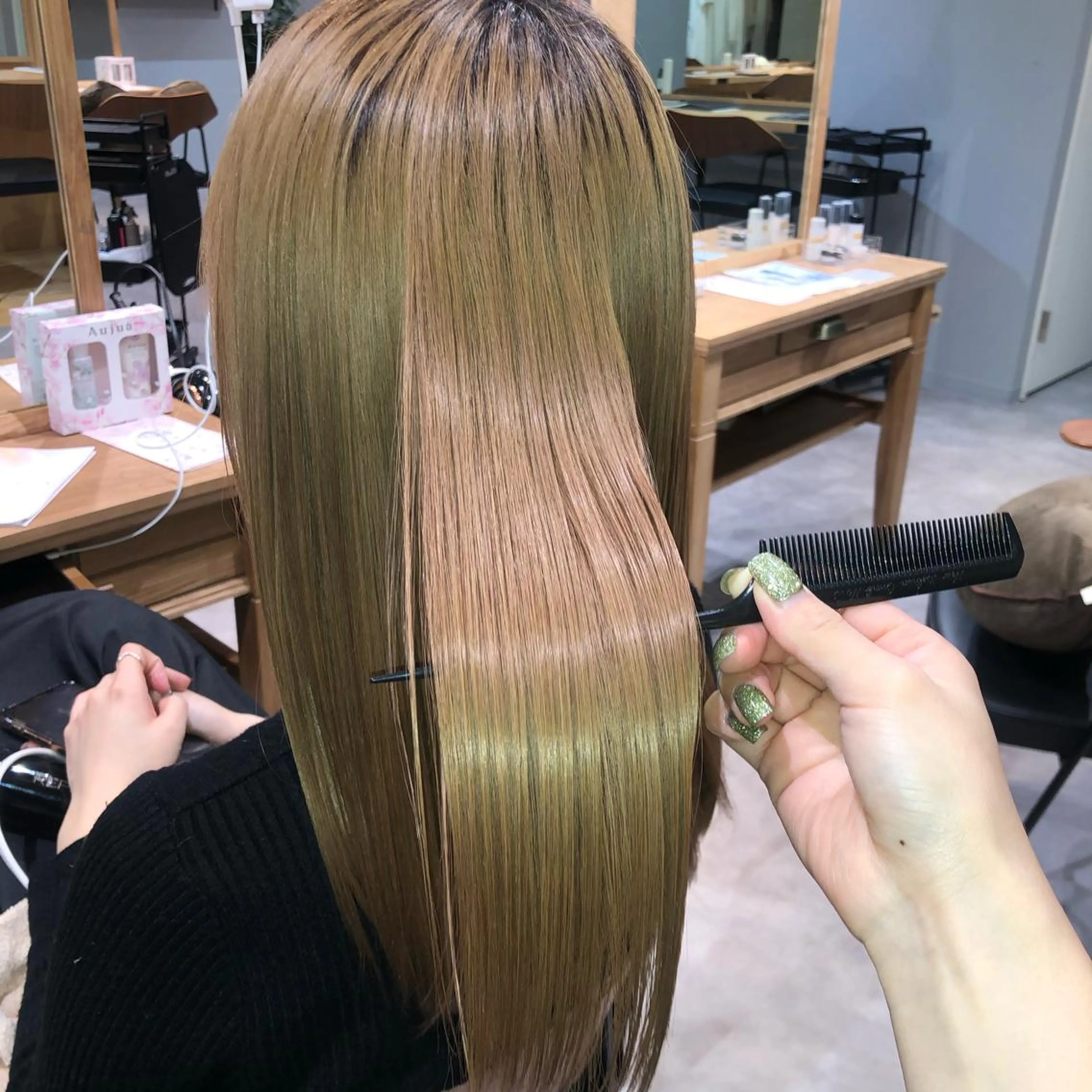 セミロング パーマ VIEWユリナ メイク/ カットのヘアスタイル