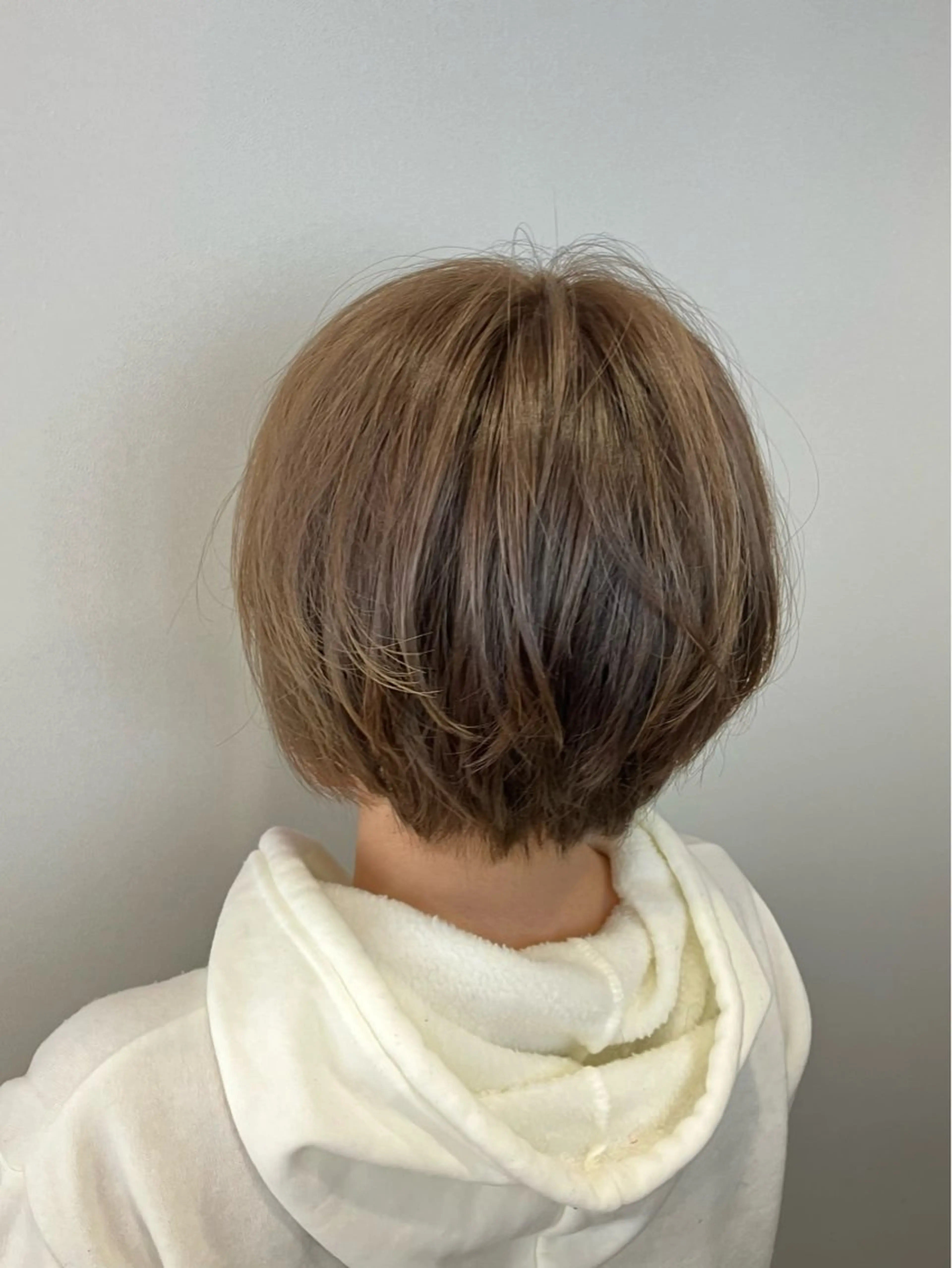 ショート カット ヘアカラー .zip by note所属・西田 愛華のヘアスタイル