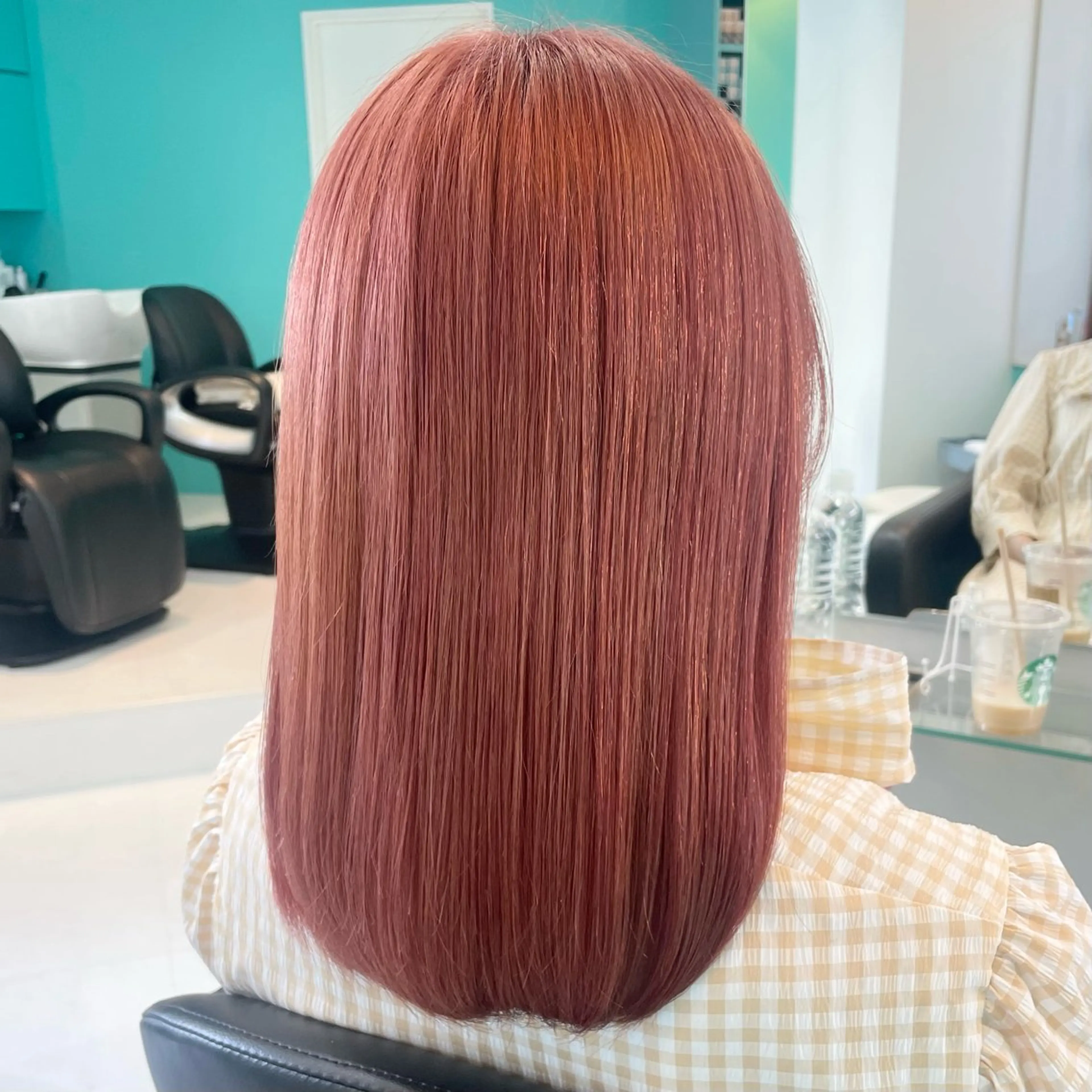 セミロング カラー ピンクカラー 艶/透明感 🫧カラーのヘアスタイル