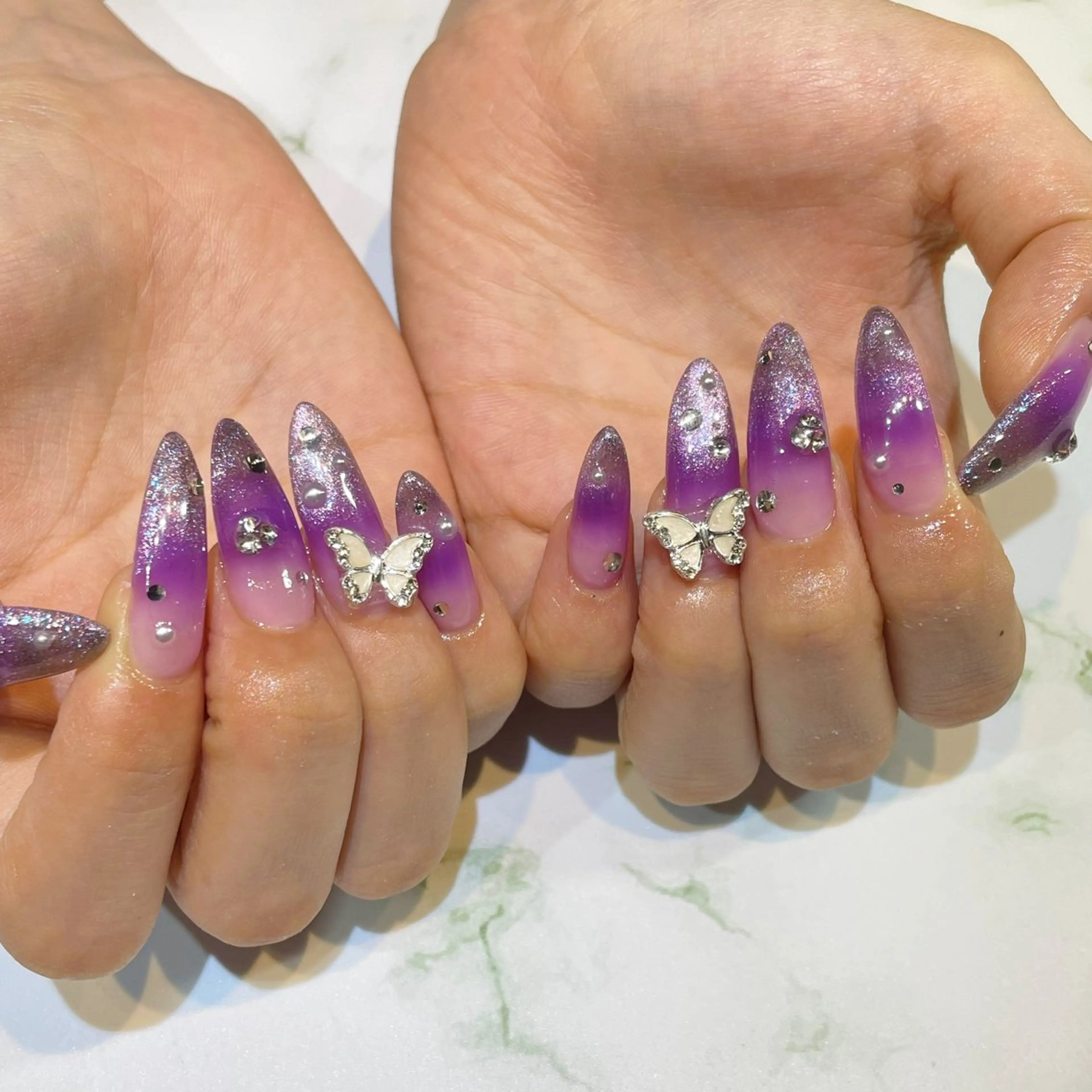 ネイル フラッシュネイル フットネイル ジェルネイル マグネットネイル ニュアンスネイル ハンドネイル 糀屋 彩奈のネイルデザイン