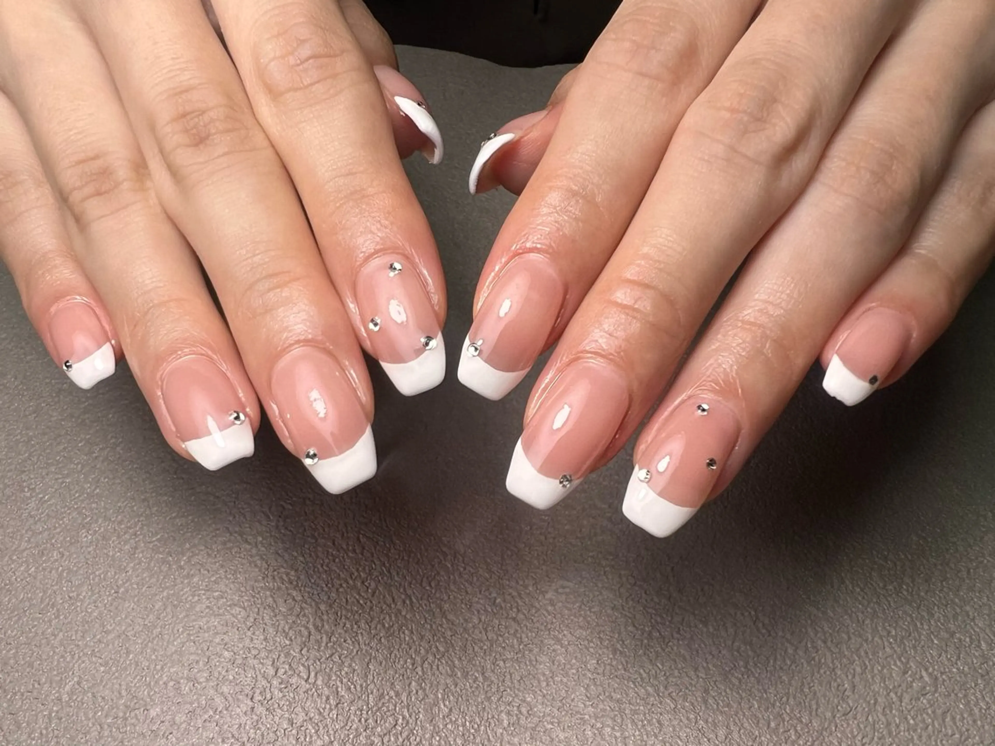 ネイル ストーンネイル ハンドネイル private salon Lem.所属・Lem. Sayaのネイルデザイン