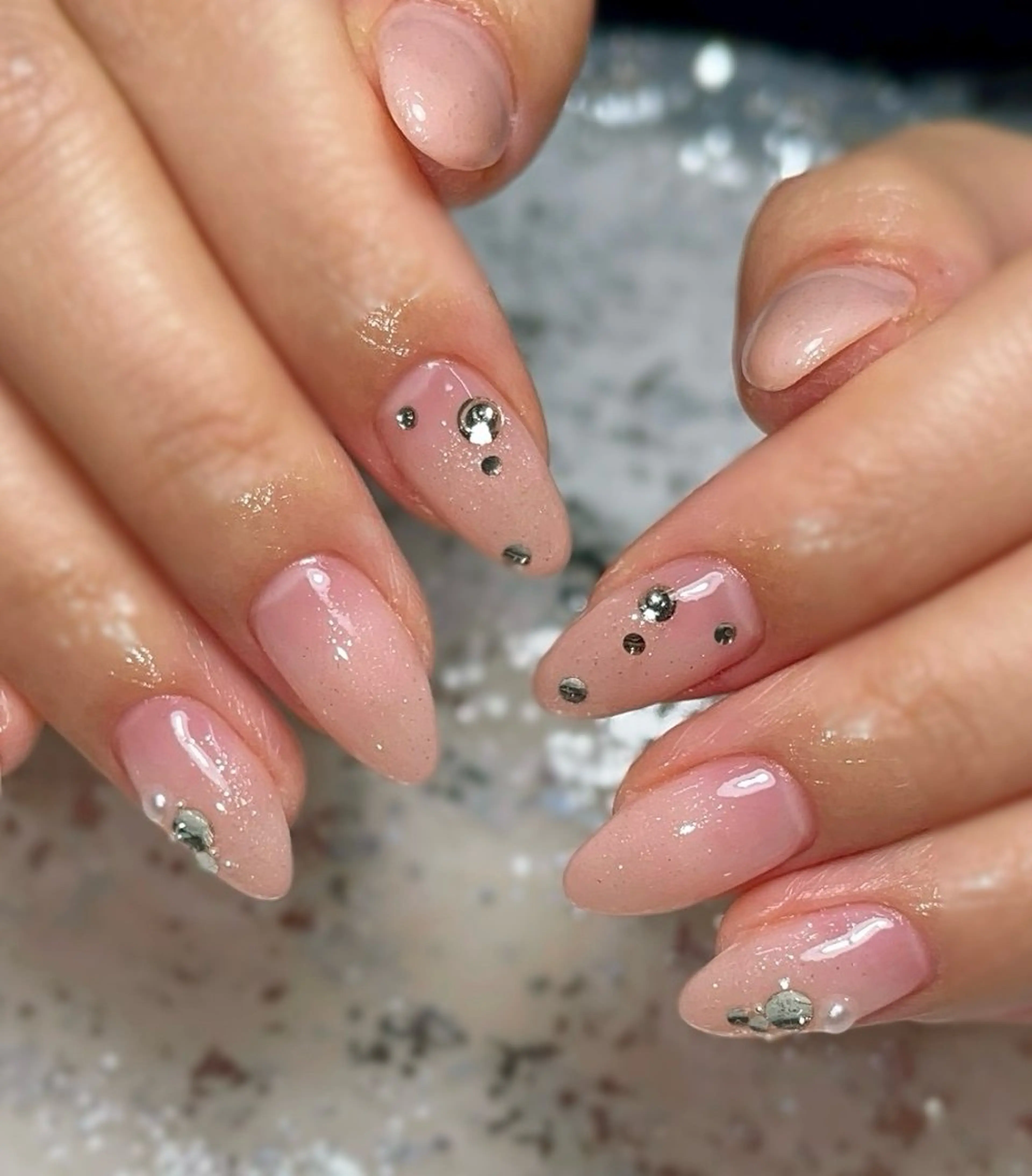 ネイル アートネイル キラキラネイル ラメ(グリッター) シンプルネイル ワンホンネイル ハンドネイル SoLuna 【ソルナ】のネイルデザイン