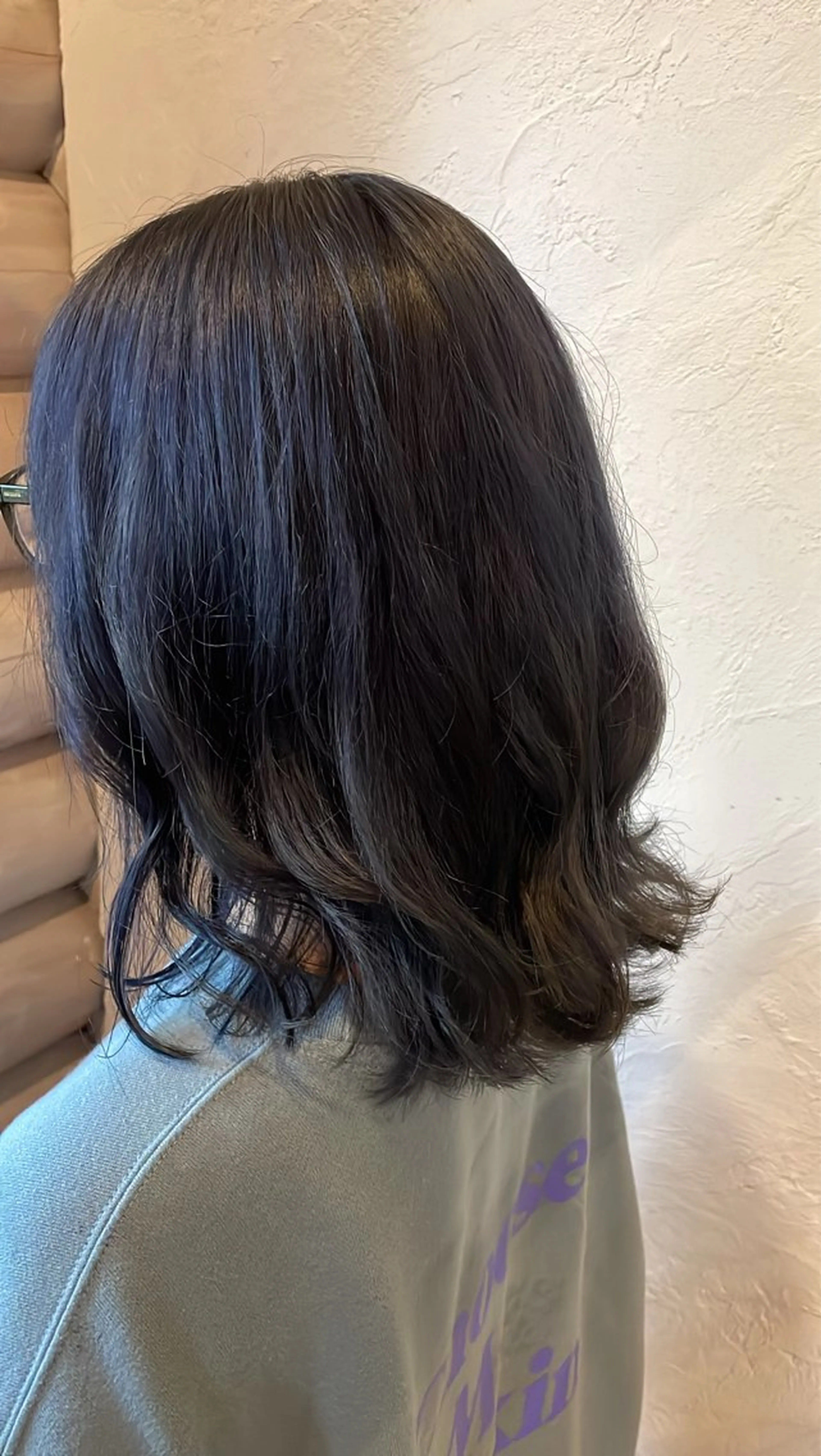 カラー 黒髪 ブルーカラー ブルーブラック 透明感カラー ヘアカラー 及部 杏那のヘアスタイル