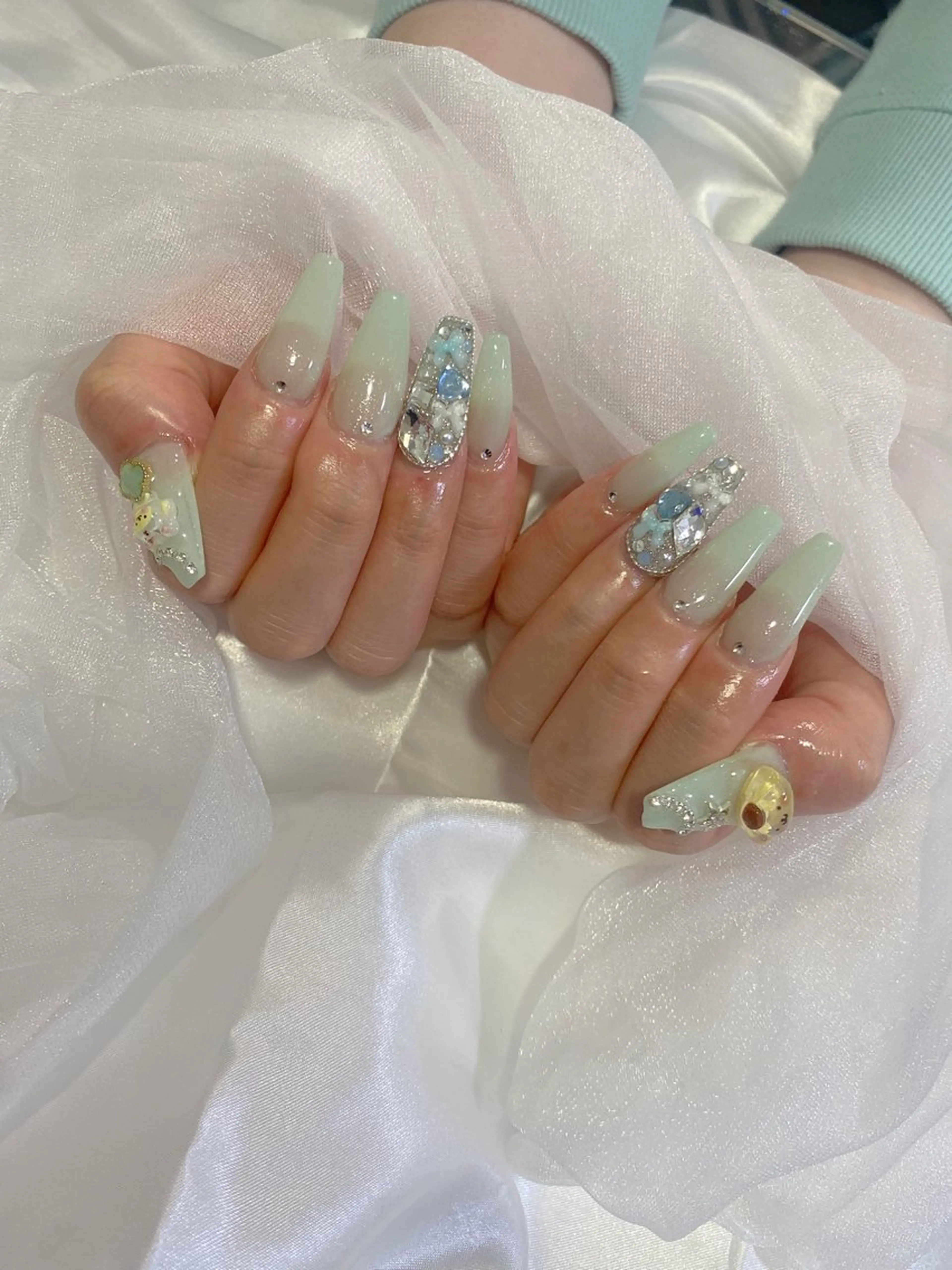 ネイル ハンドネイル 🤍 Ayaのネイルデザイン