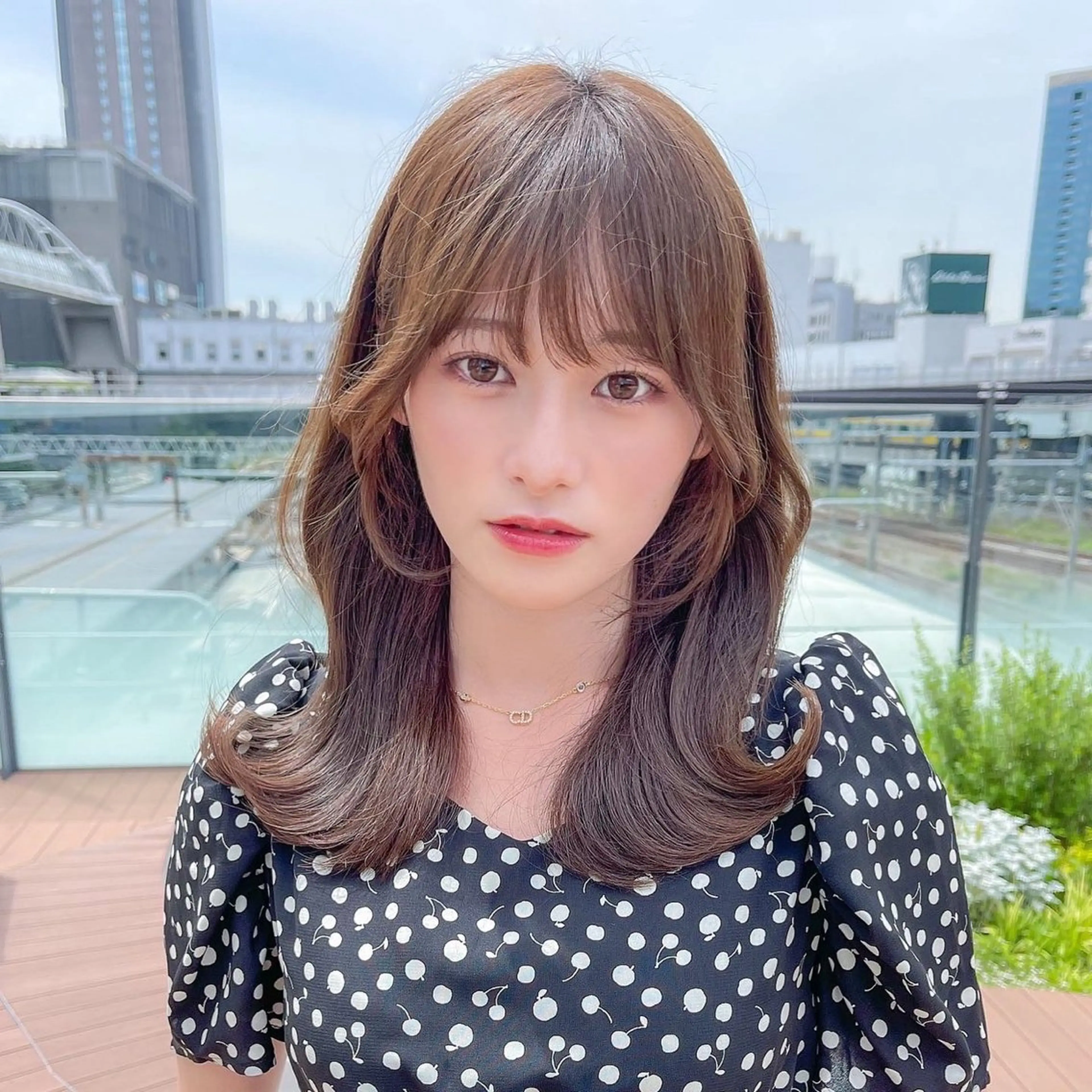 セミロング くびれヘア レイヤーカット 縮毛矯正が得意です SORAのヘアスタイル