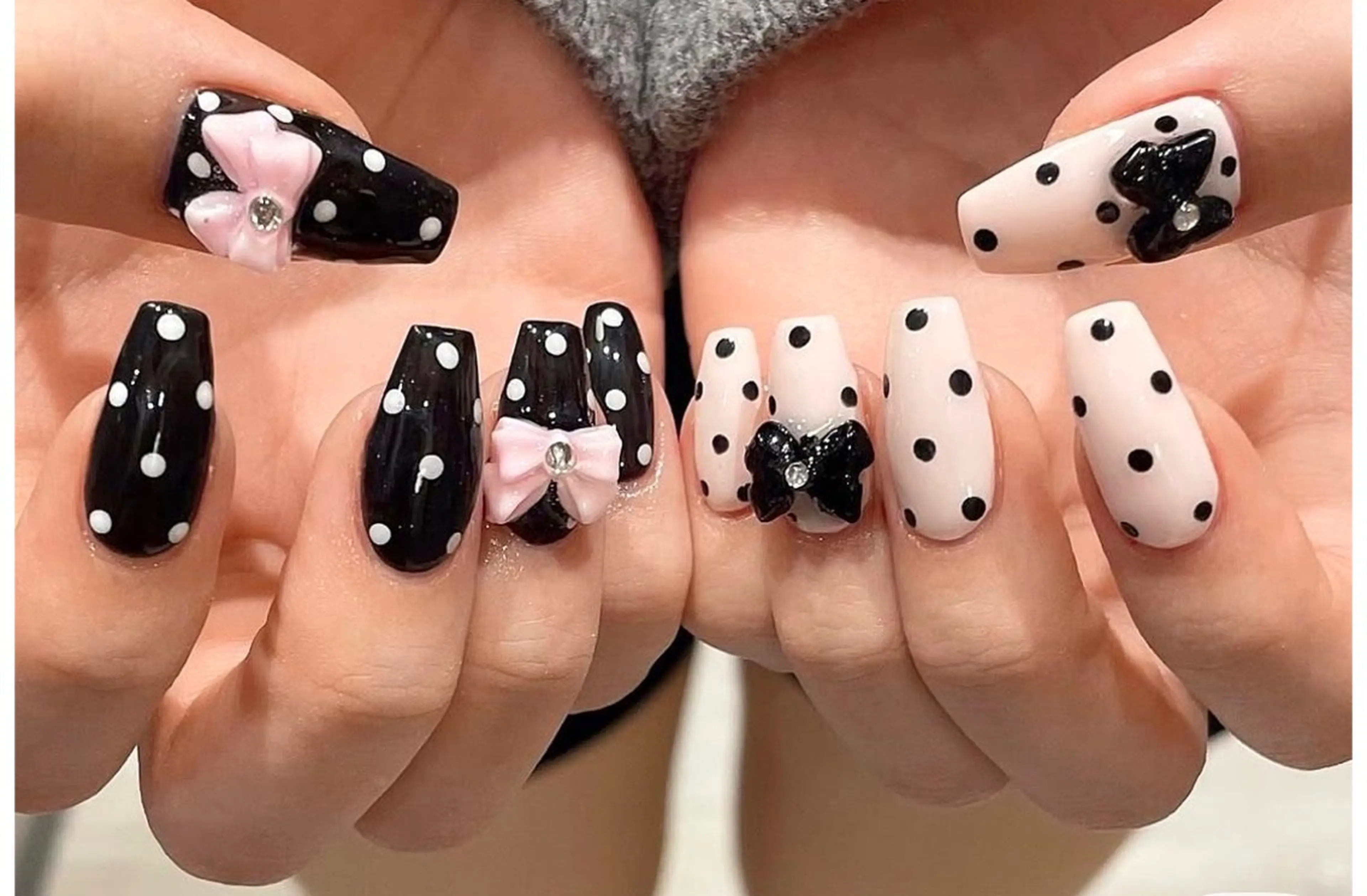 ネイル フレンチネイル グラデーション 韓国ネイル マグネットネイル シンプルネイル ハンドネイル CoMo Nail Studio所属・CoMo Nailのネイルデザイン